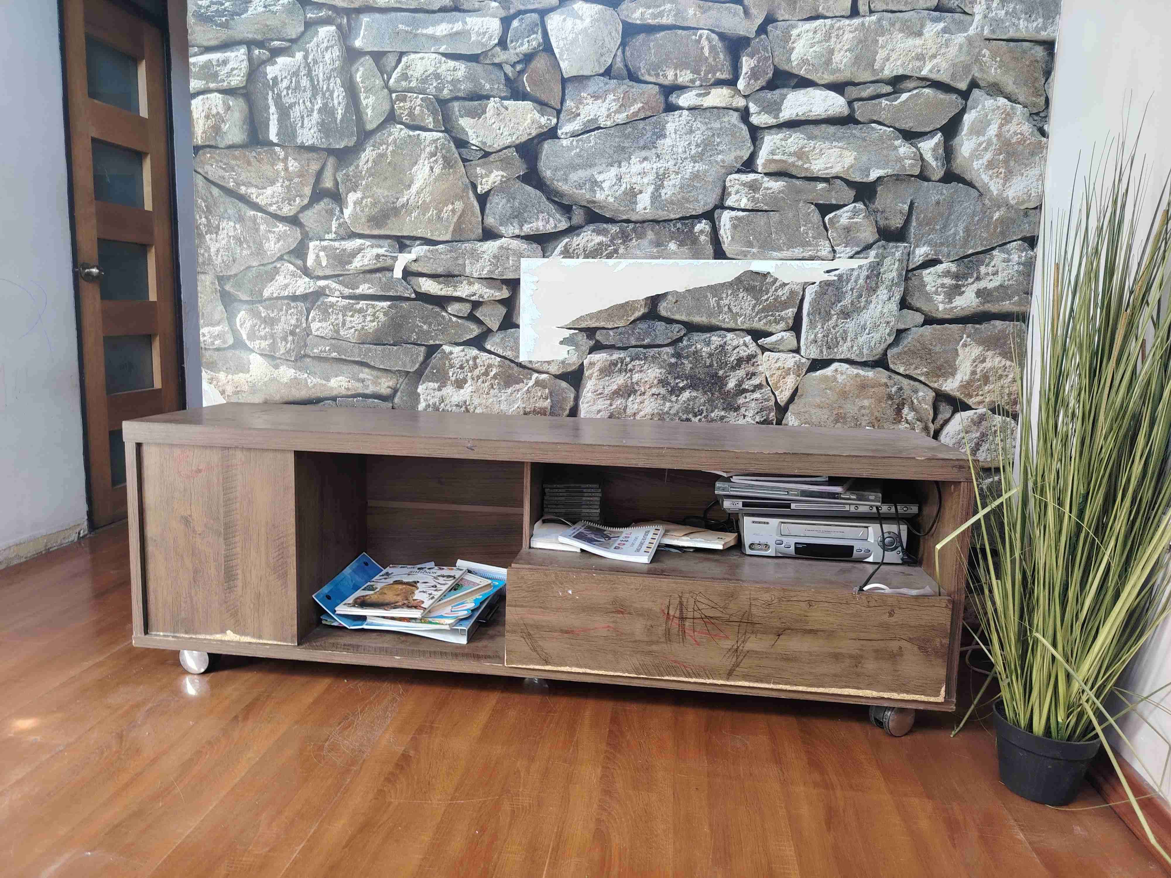 Mueble de TV de madera - miniatura 2