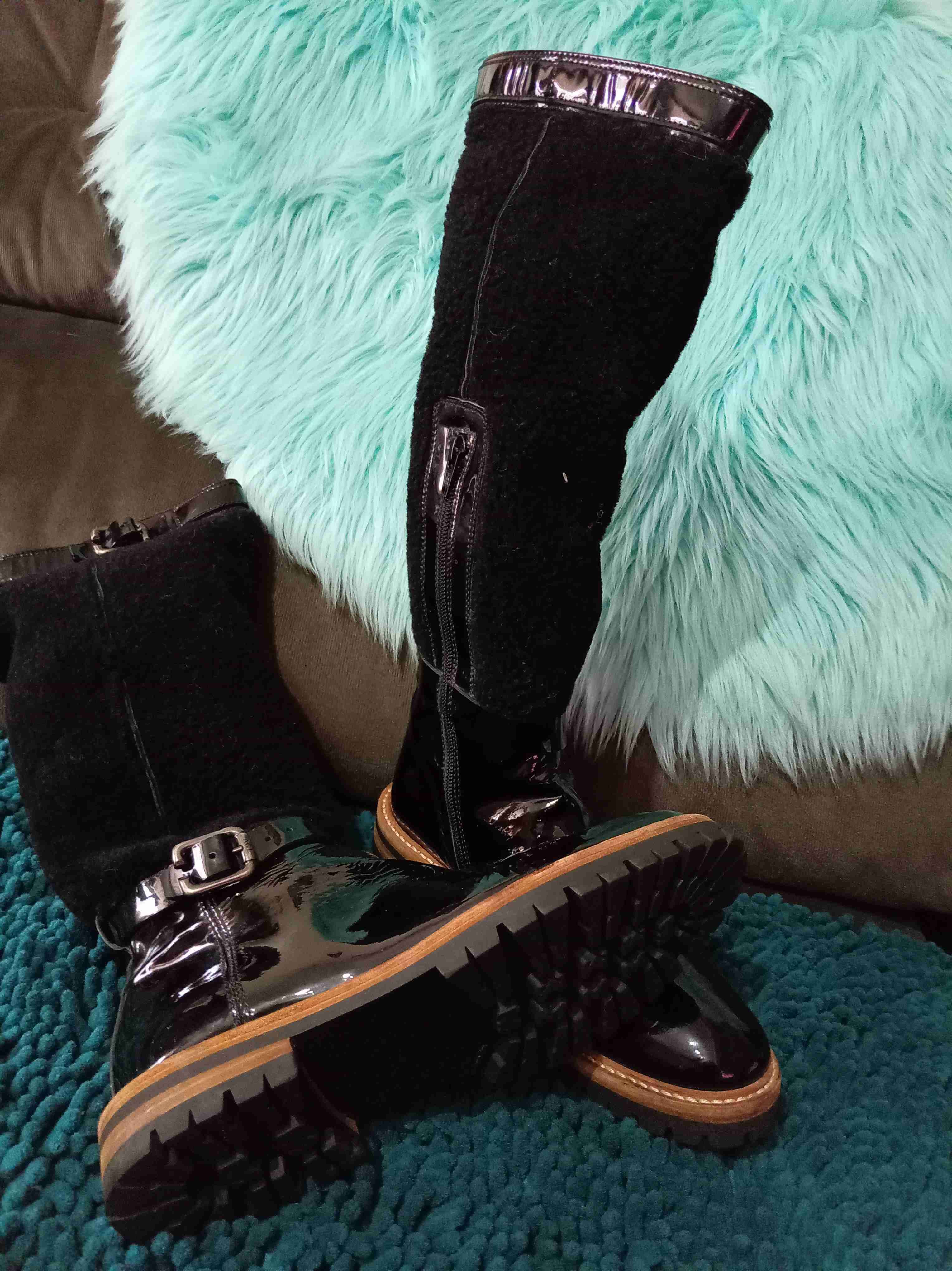 Botas negras altas de charol - miniatura 2