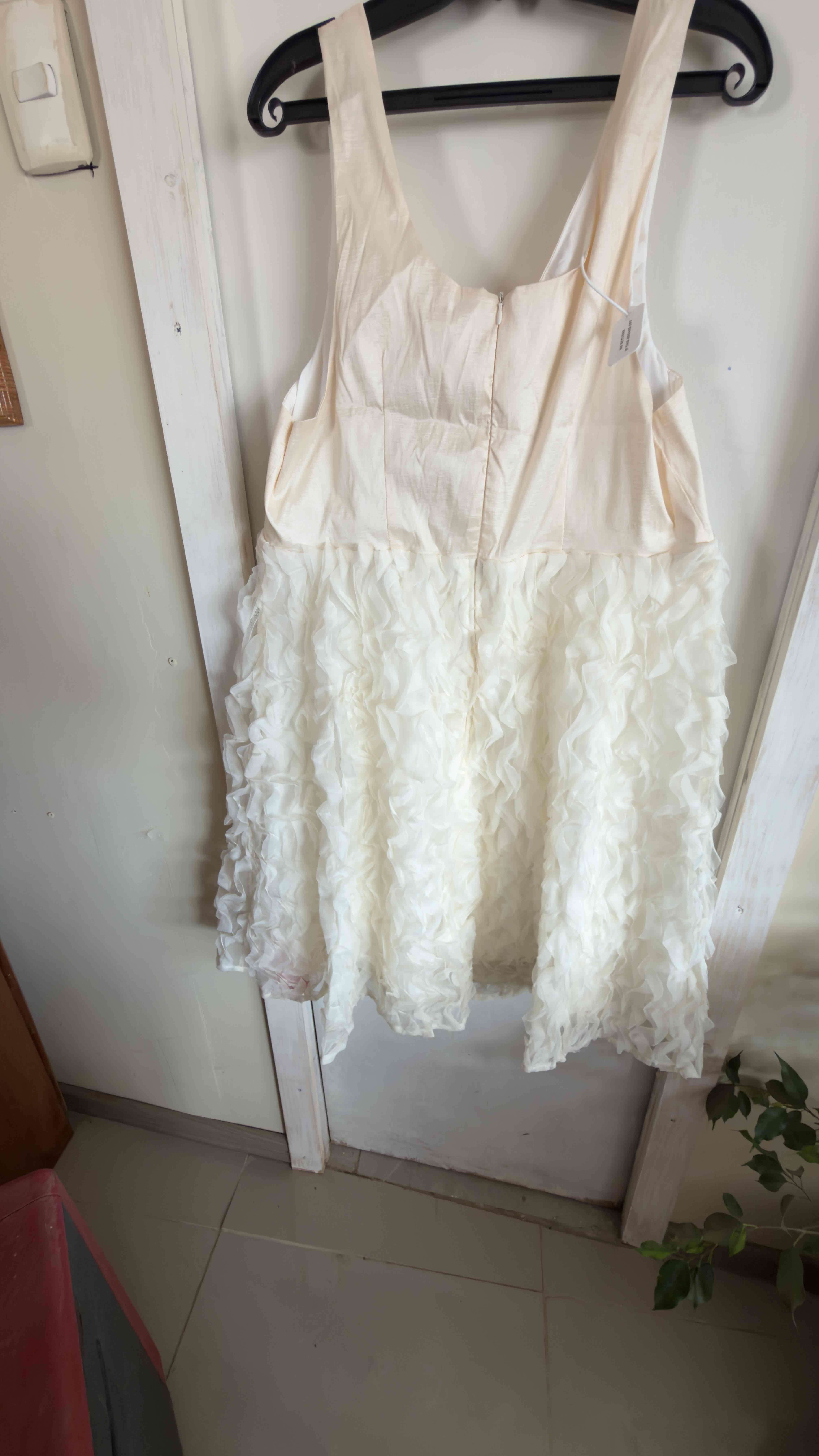 Vestido blanco con volantes - miniatura 2