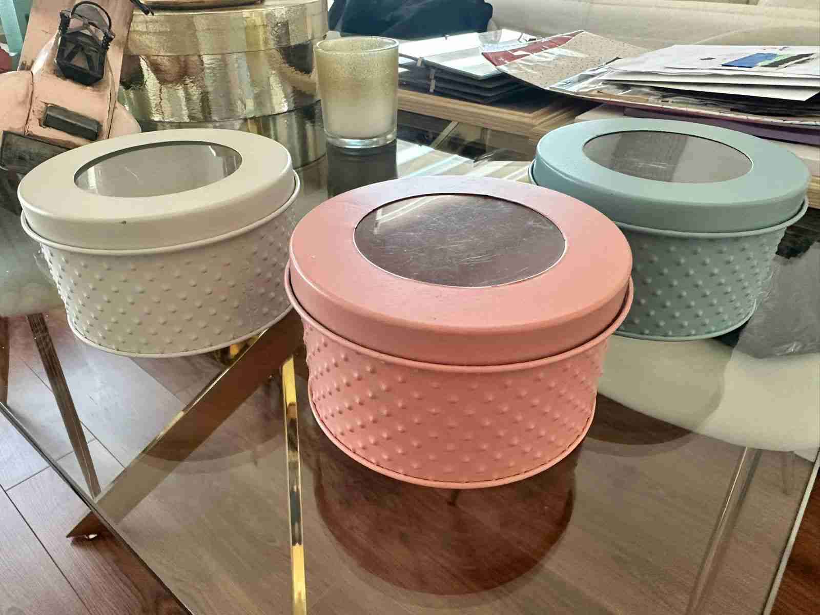 Juego de cajas metálicas decorativas