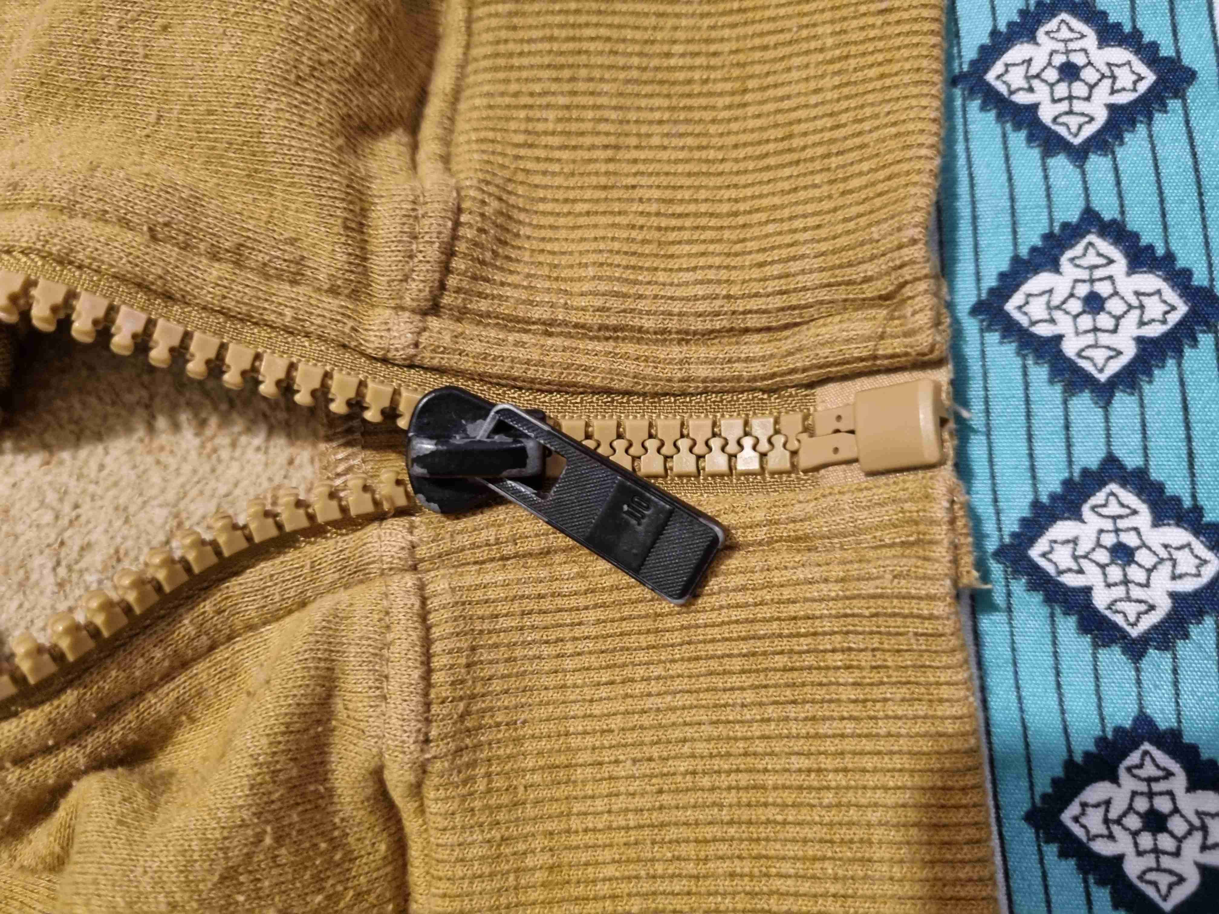 Polerón mostaza con capucha JJO - miniatura 2