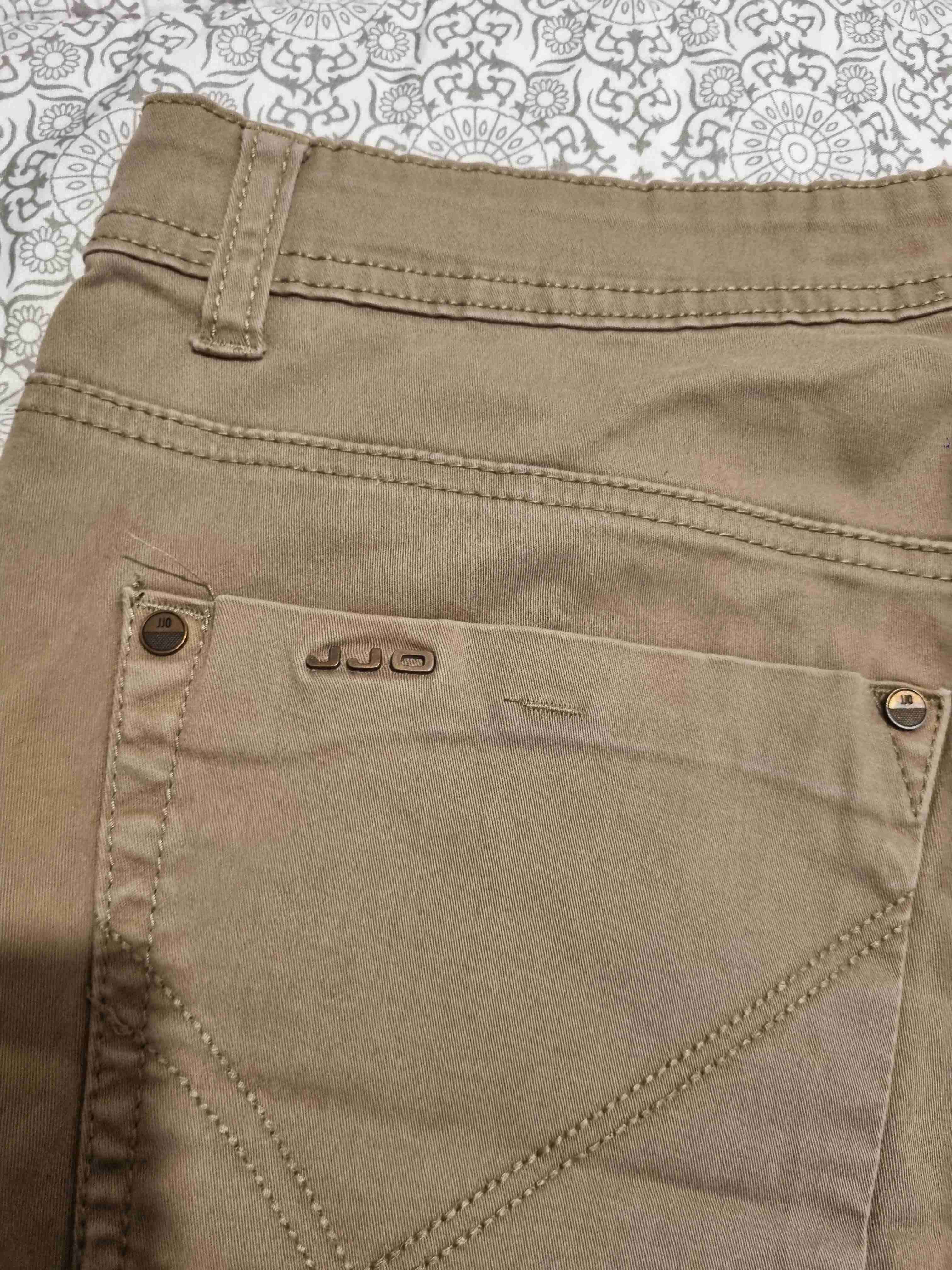 Bermudas casuales color beige - miniatura 6