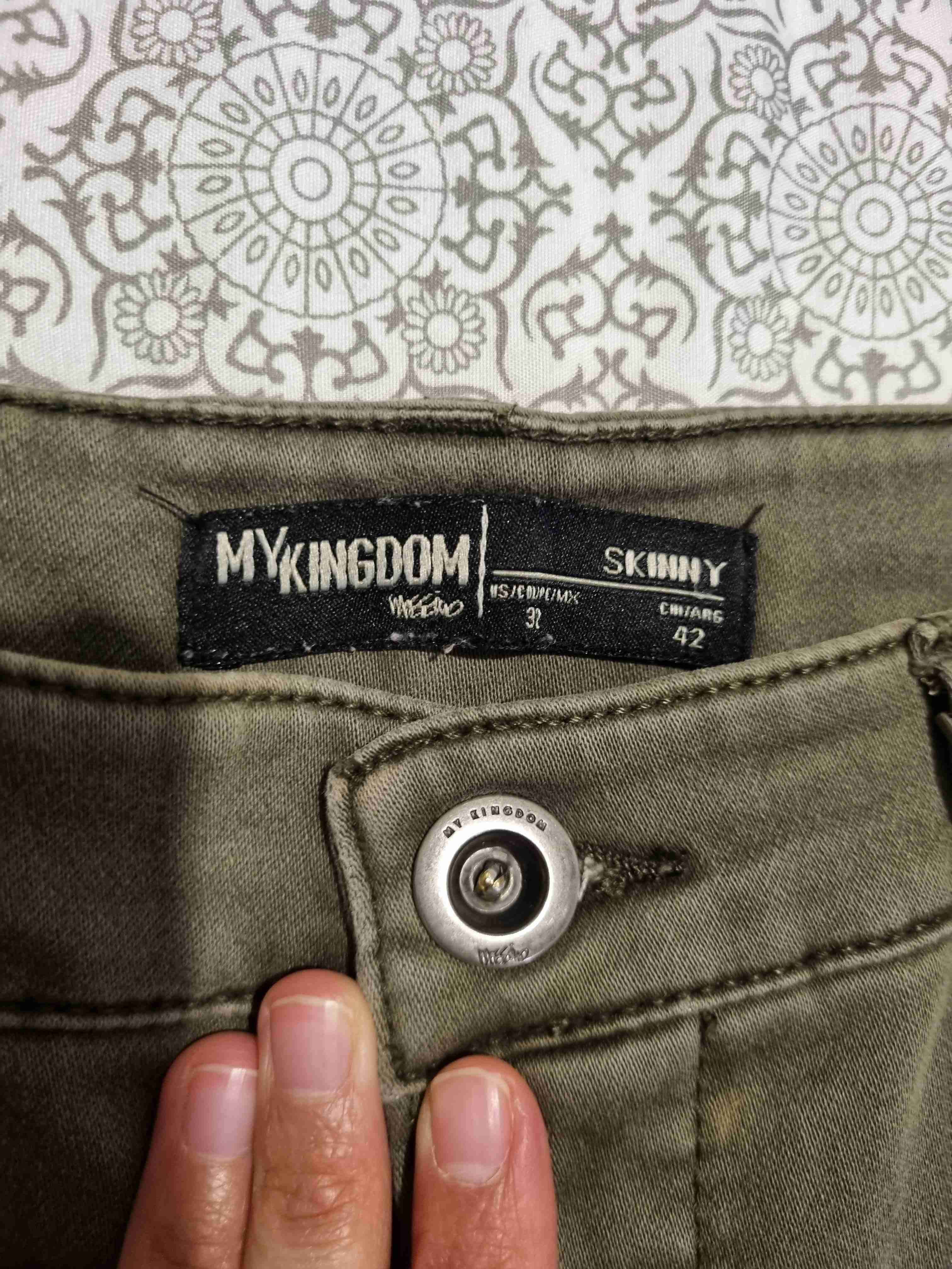 Bermudas verde militar hombre - miniatura 3