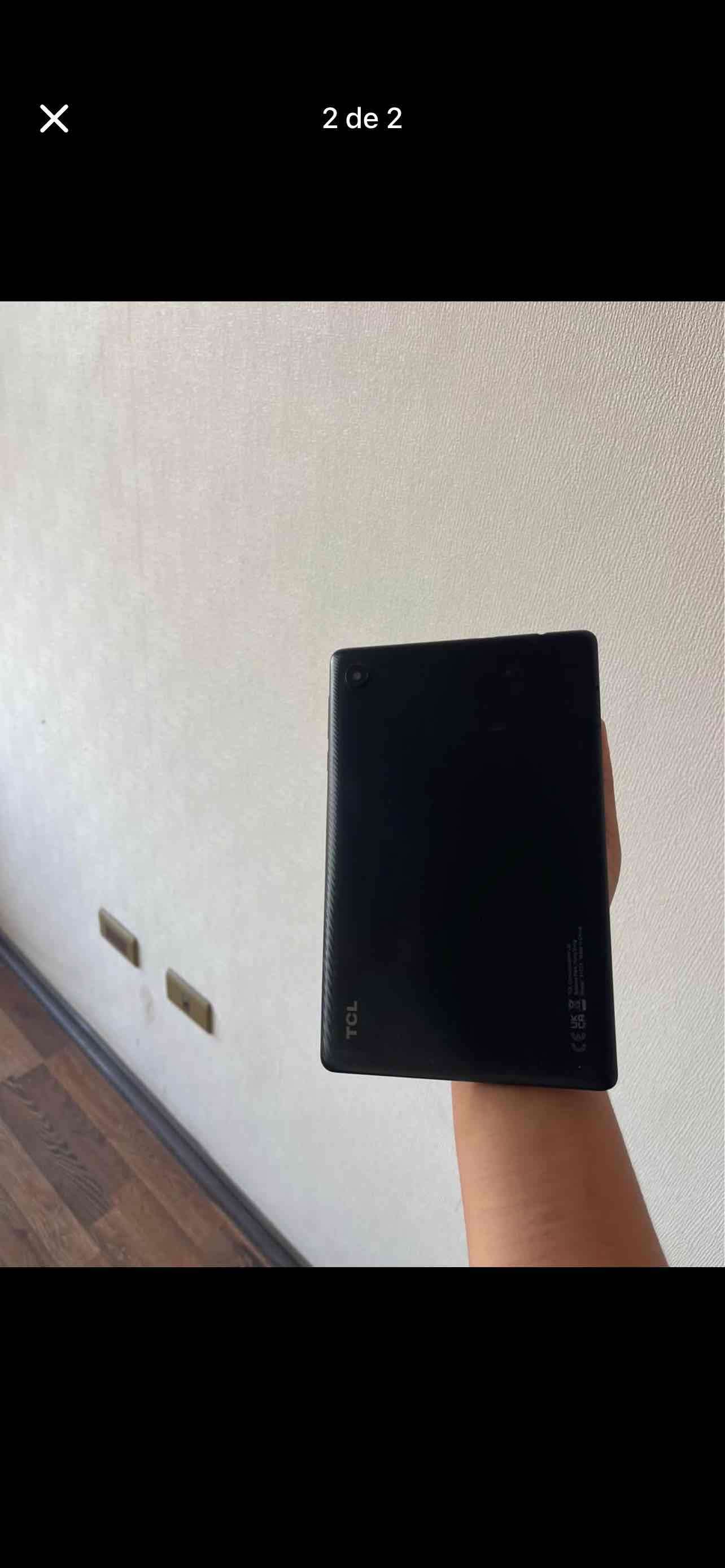 Tablet marca TLC negra en buen estado - miniatura 2