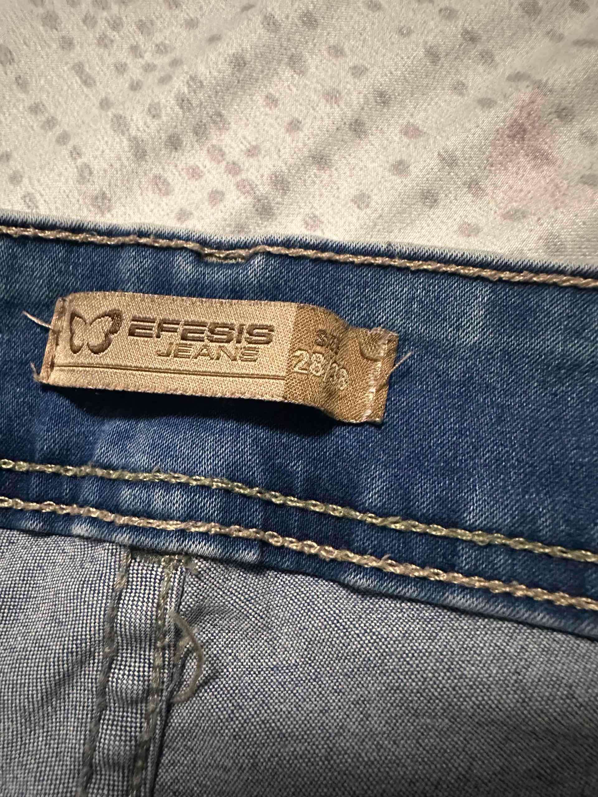 Jeans azules desgastados - miniatura 3