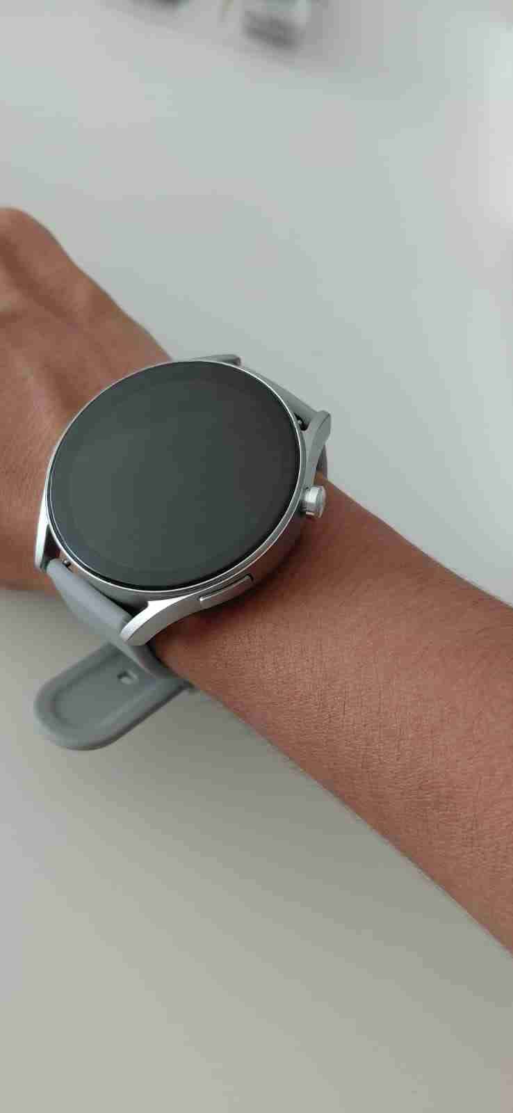 Smartwatch gris moderno - miniatura 1