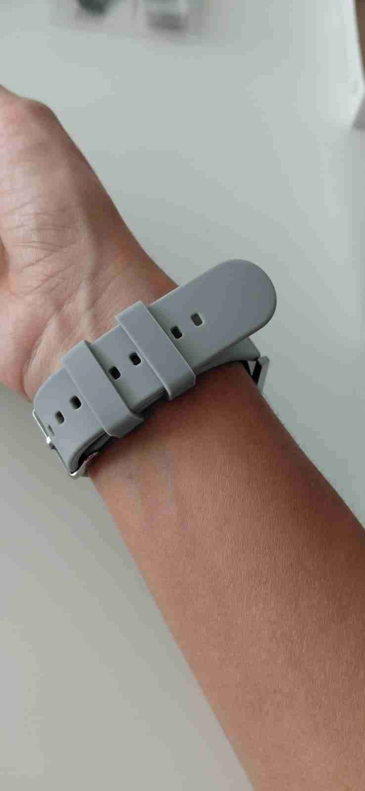 Smartwatch gris moderno - miniatura 3