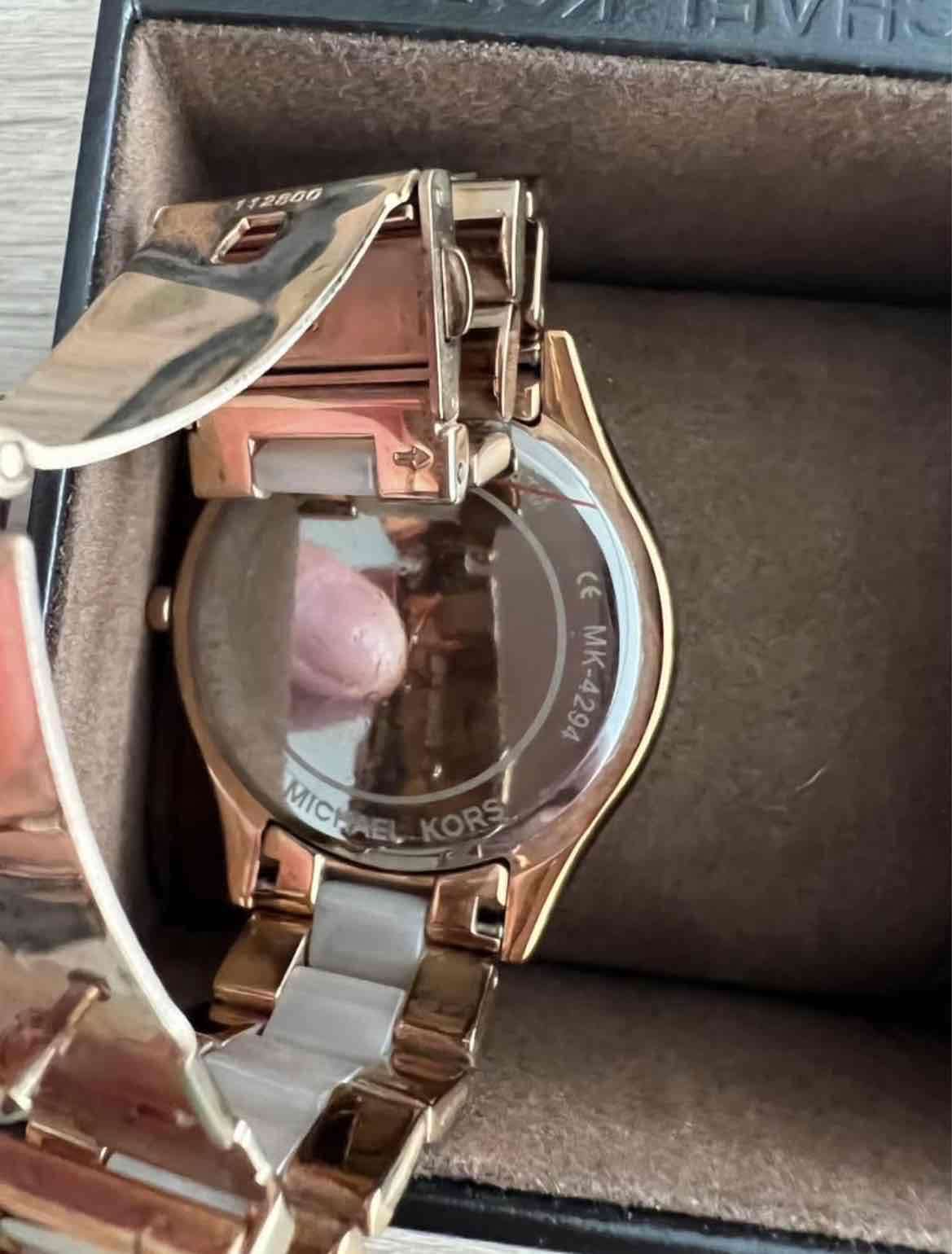 Reloj Michael Kors dorado - miniatura 4