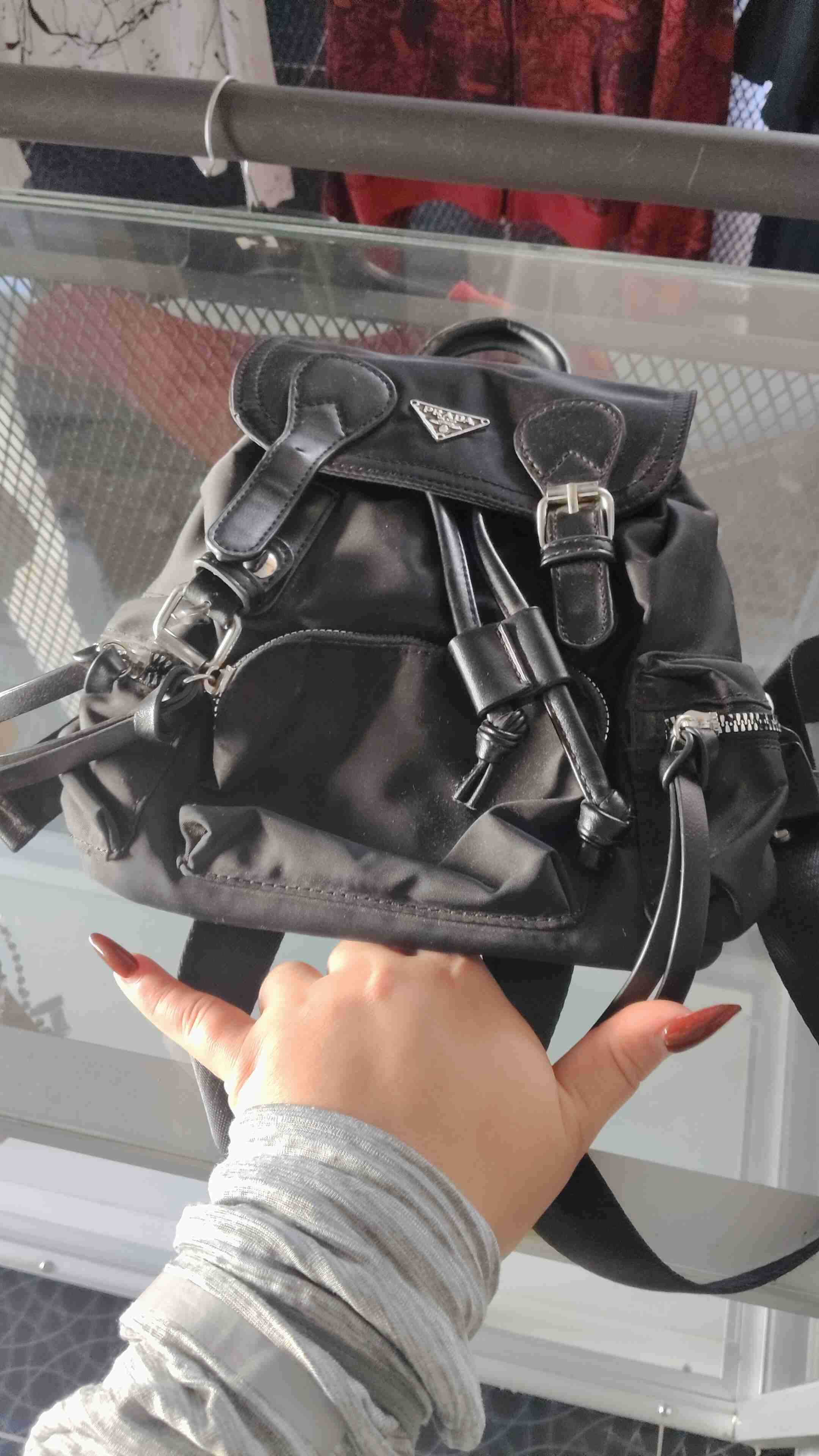 Mochila negra de Prada - miniatura 4