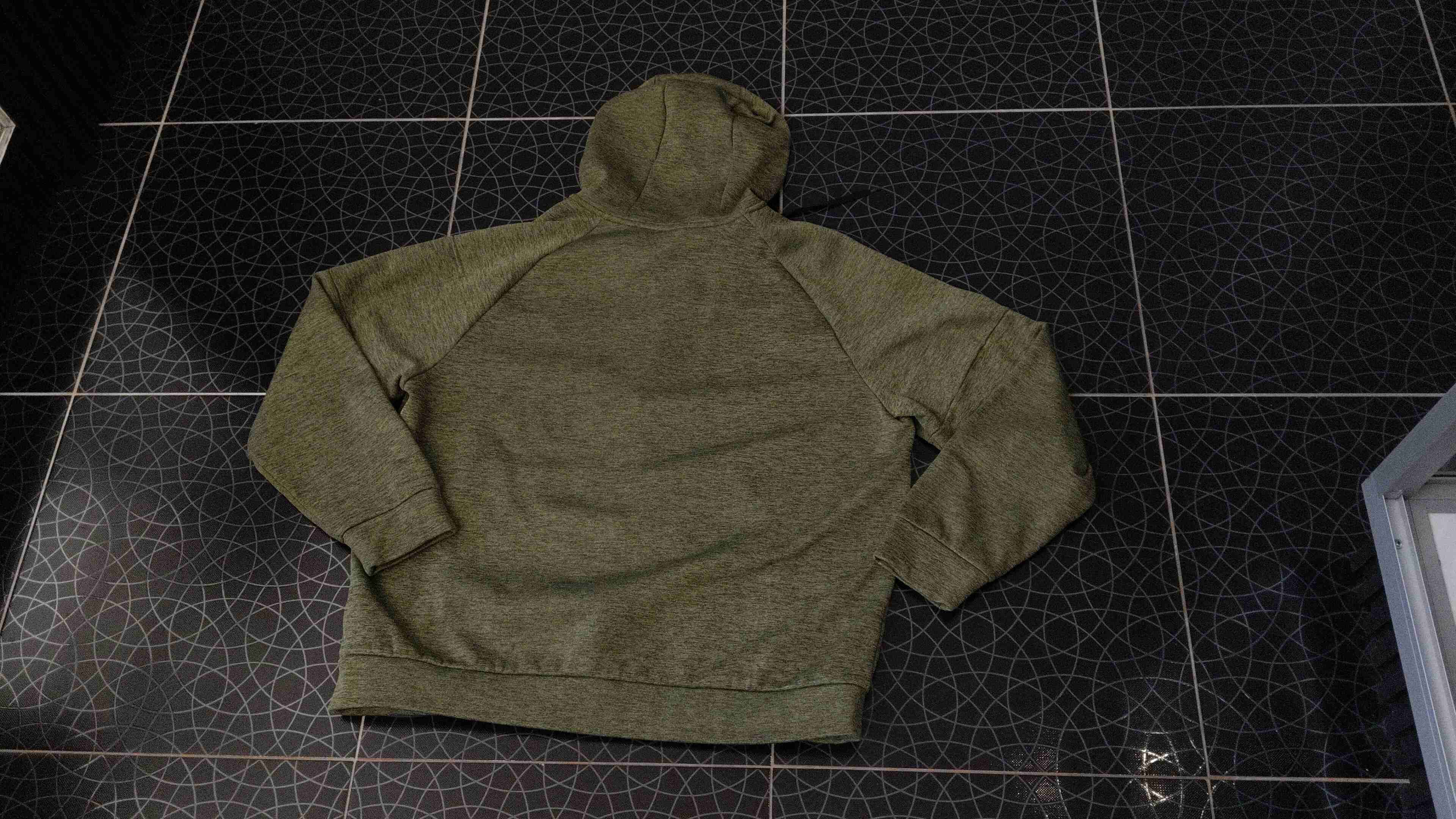 Polerón gris con capucha - miniatura 2