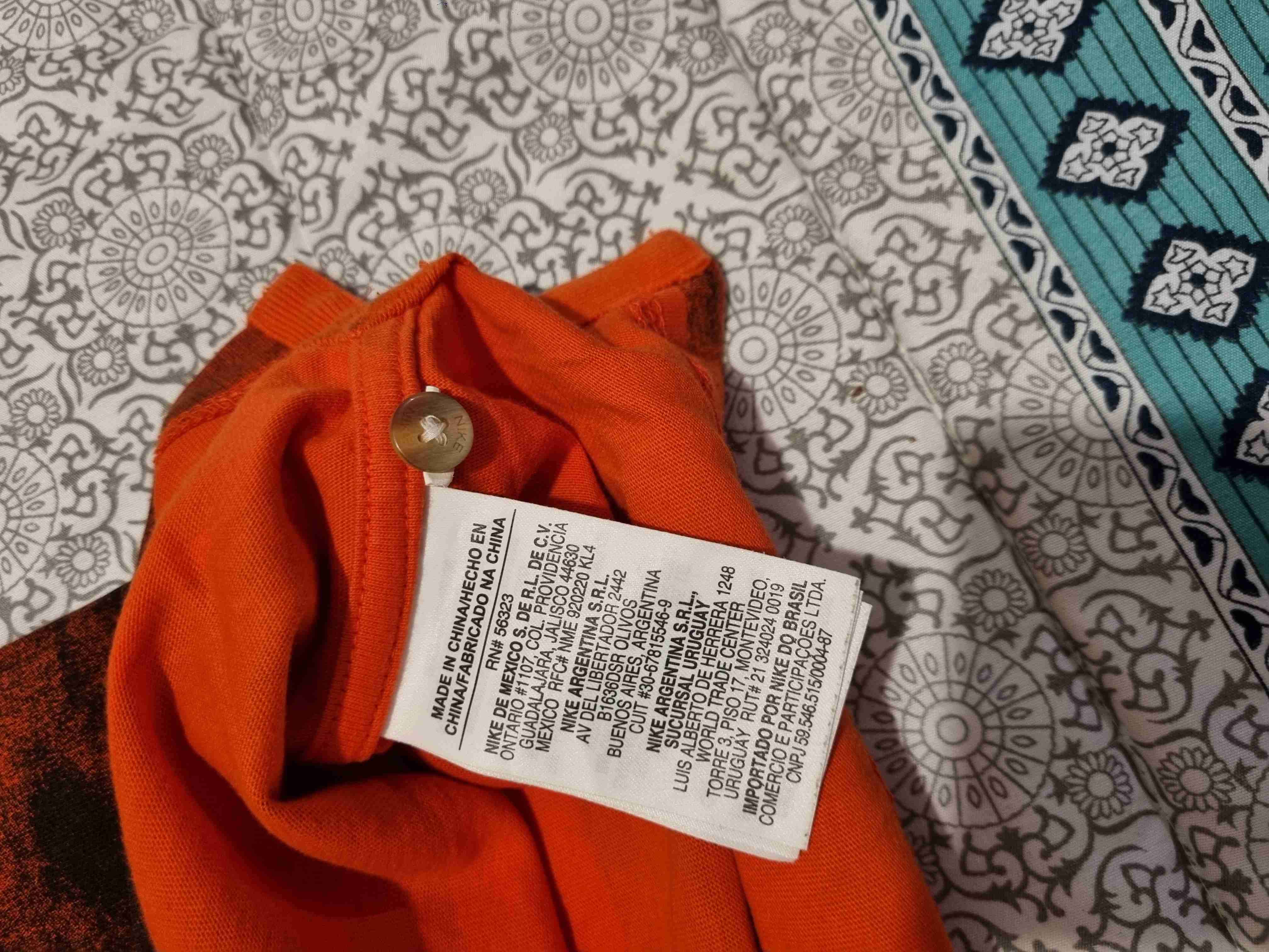 Camiseta deportiva naranja a rayas Nike - miniatura 4