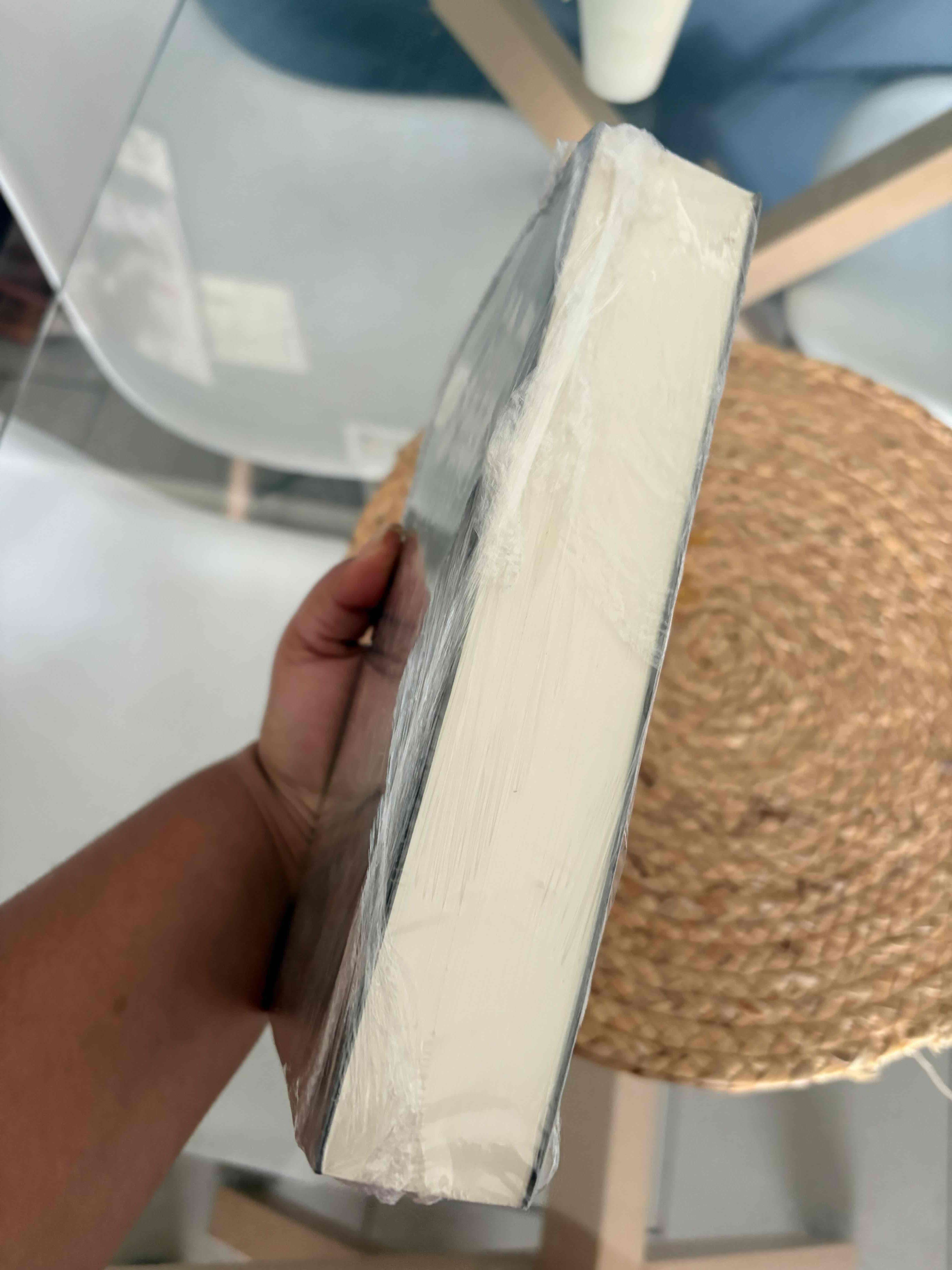 Libro 'Una sombra en las brasas' - miniatura 2