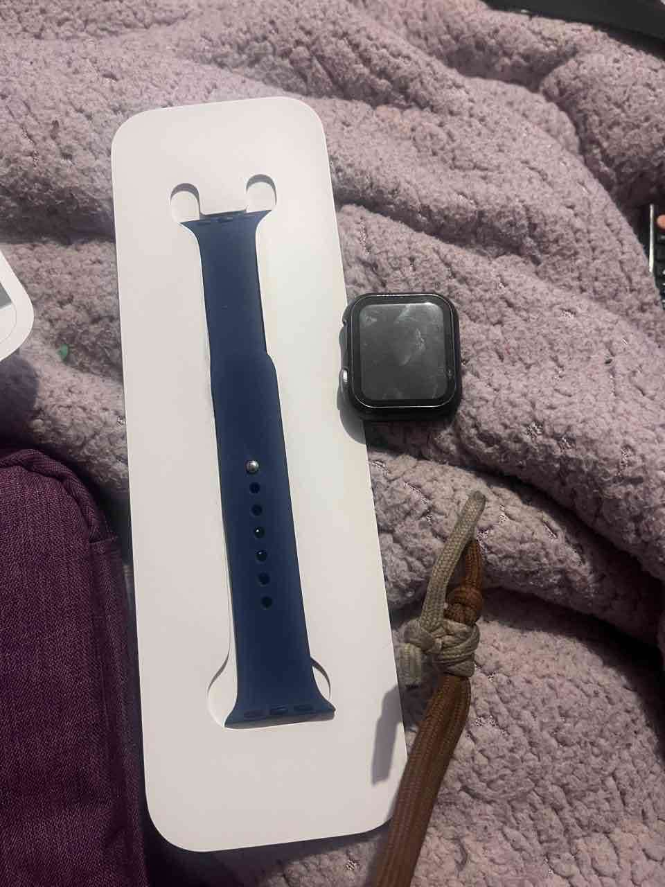 Apple Watch SE 40 mm con correa azul - miniatura 1
