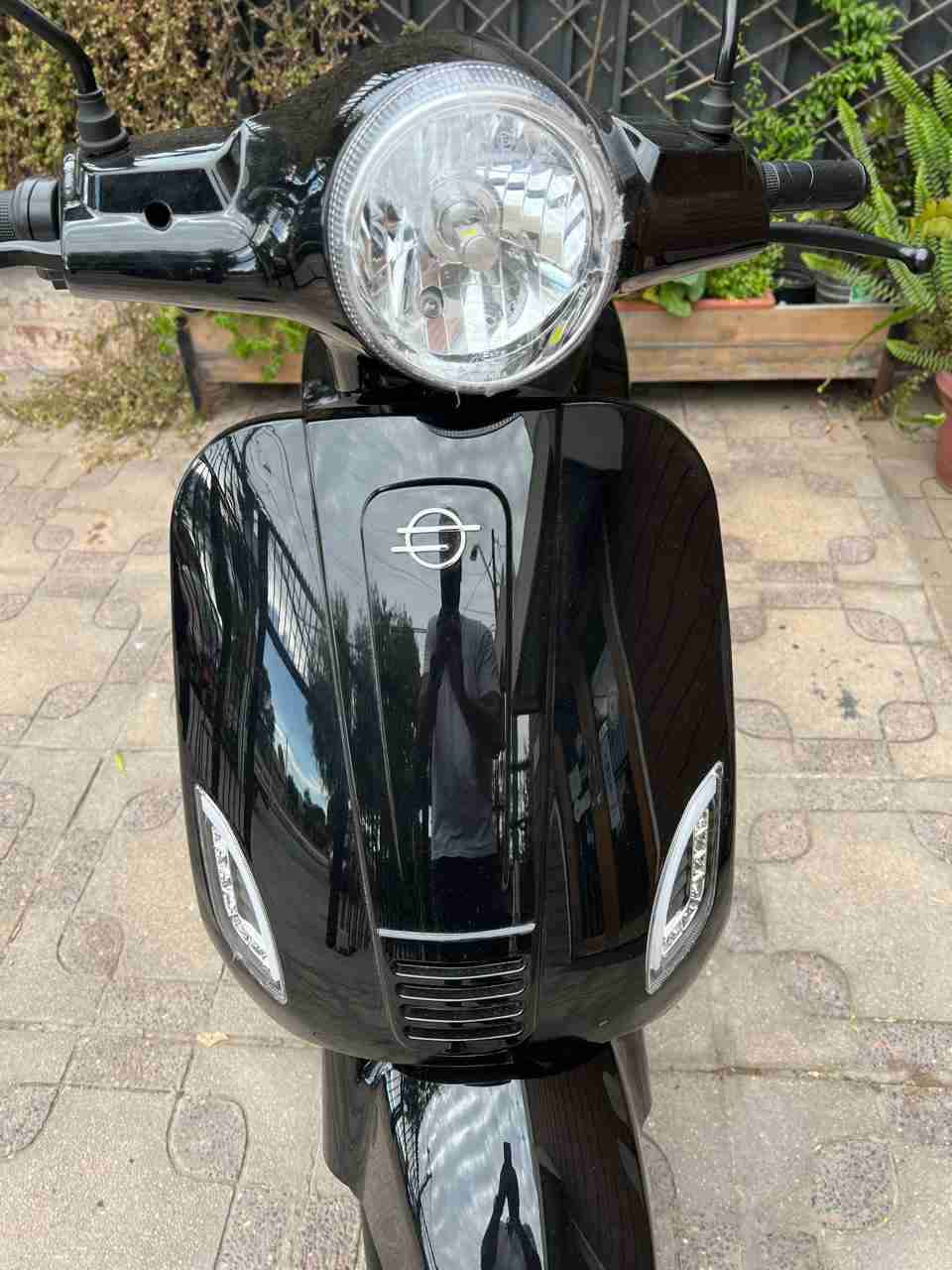 Moto eléctrica nueva 2025 One Moto modelo Commuta - miniatura 3