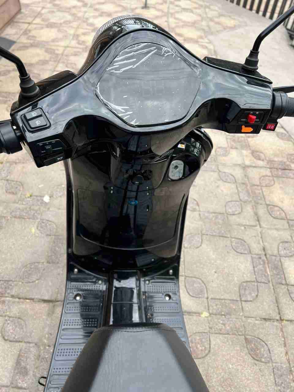 Moto eléctrica nueva 2025 One Moto modelo Commuta - miniatura 6