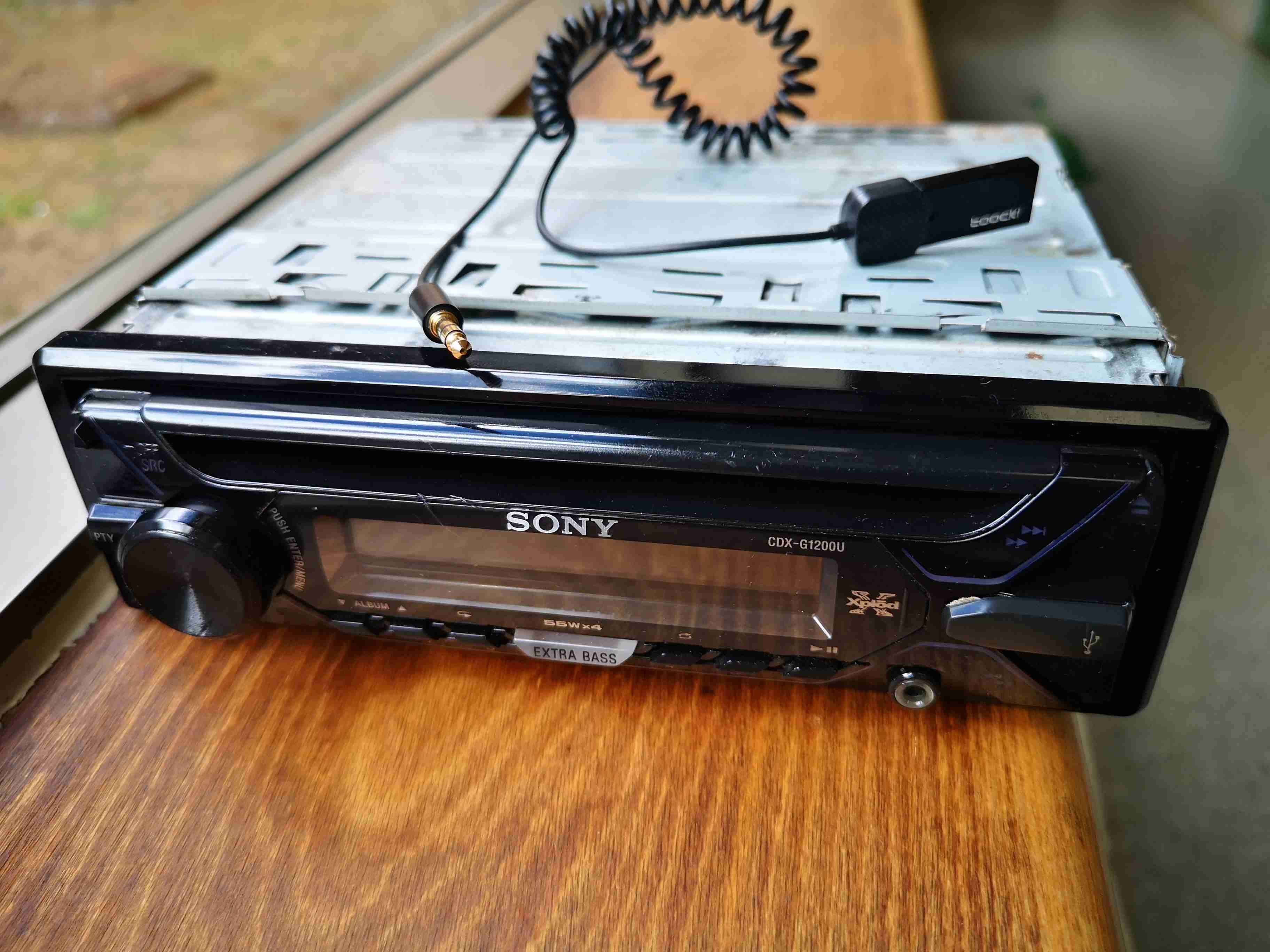 Radio auto Sony con Extra Bass CDX GT1200U - miniatura 2