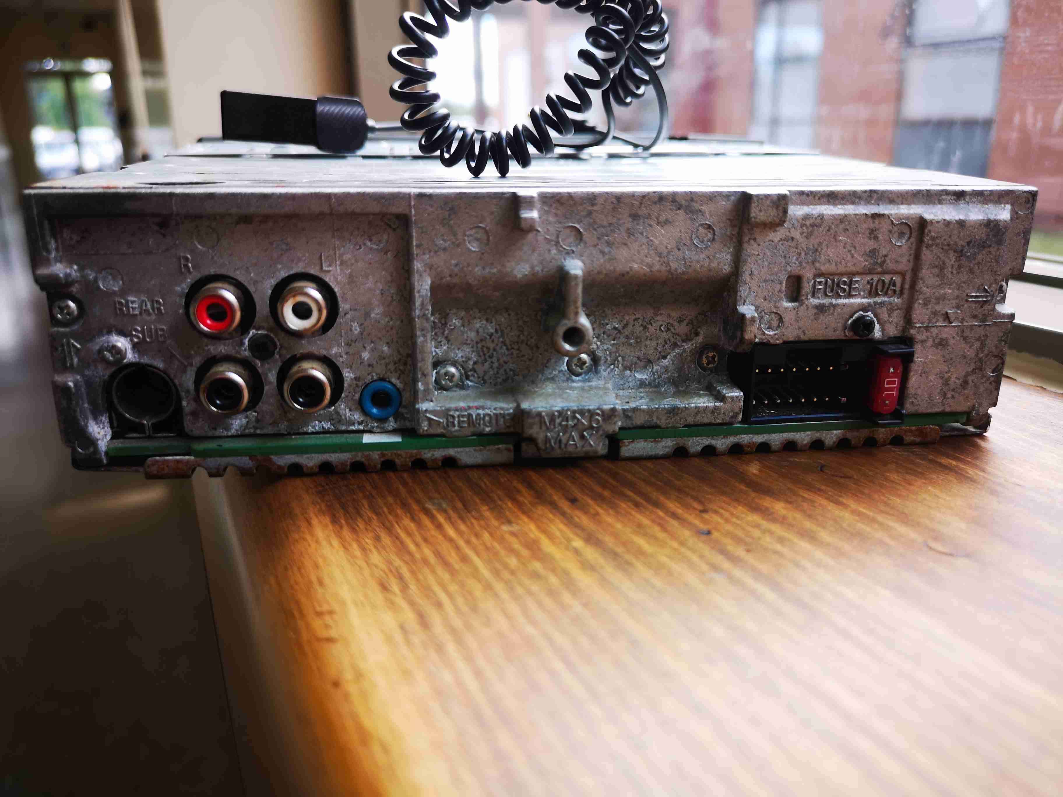 Radio auto Sony con Extra Bass CDX GT1200U - miniatura 5