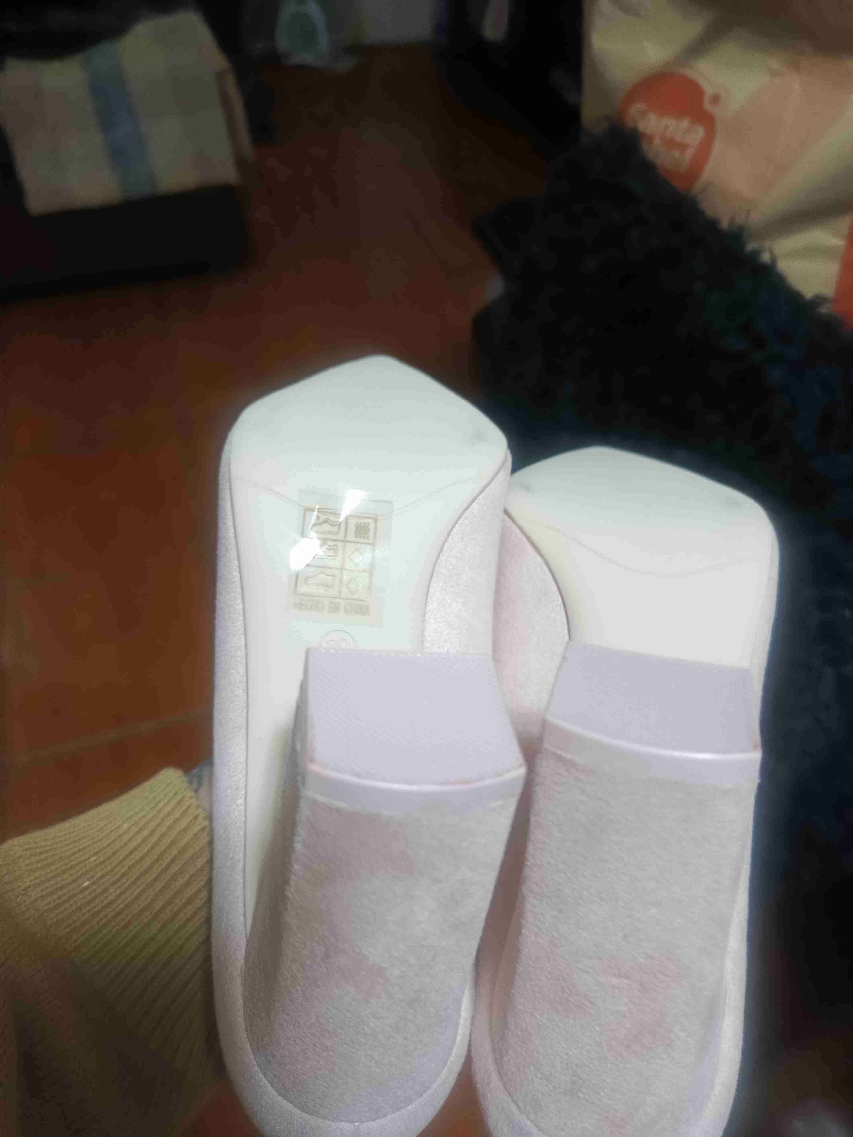 Tacones rosa marca visible - miniatura 3