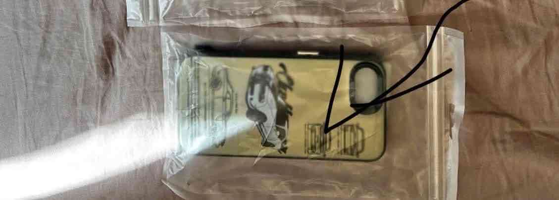 Carcasas iPhone 16e diseño coche - miniatura 2