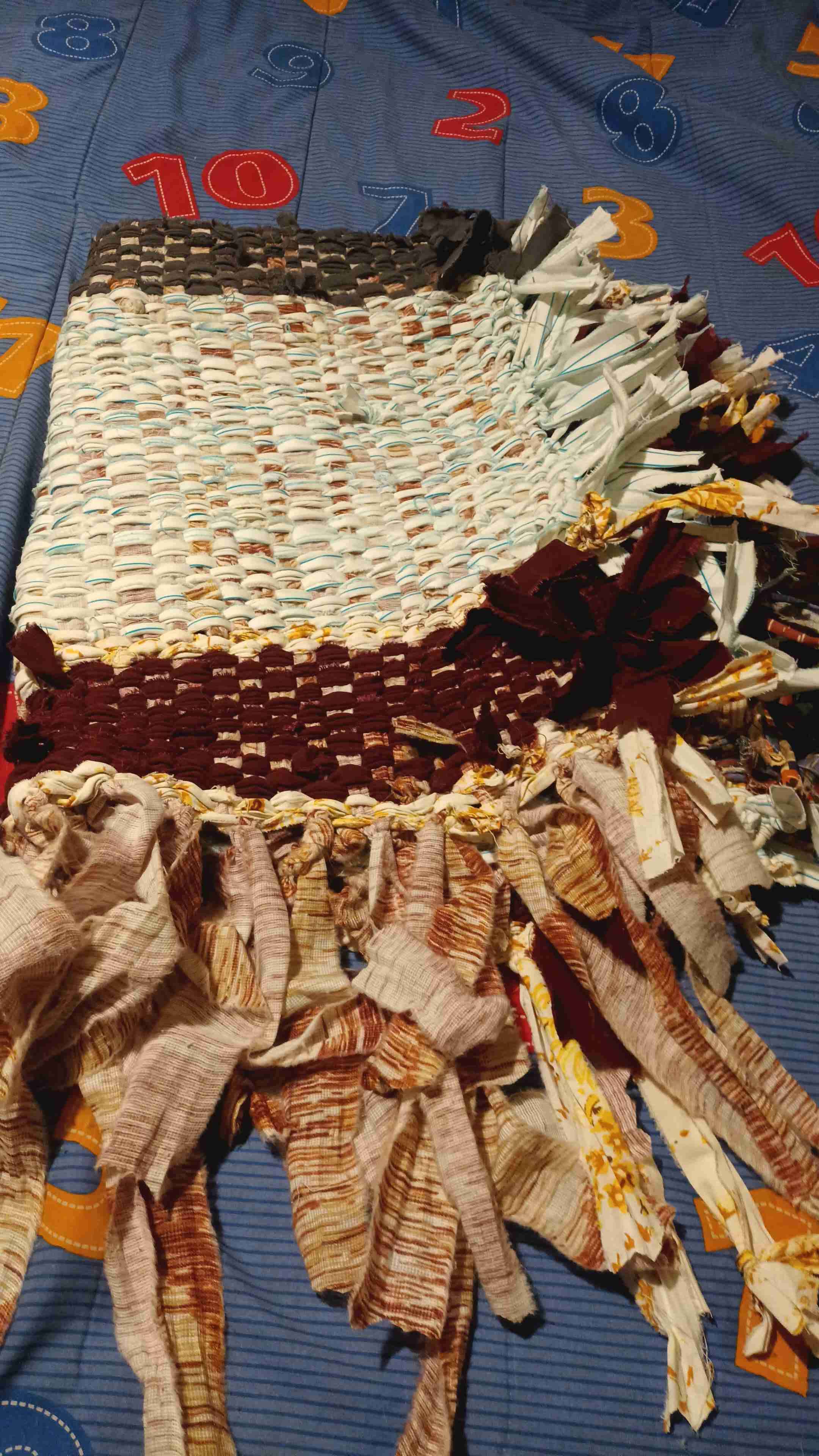 Alfombra tejida a mano multicolor - miniatura 2