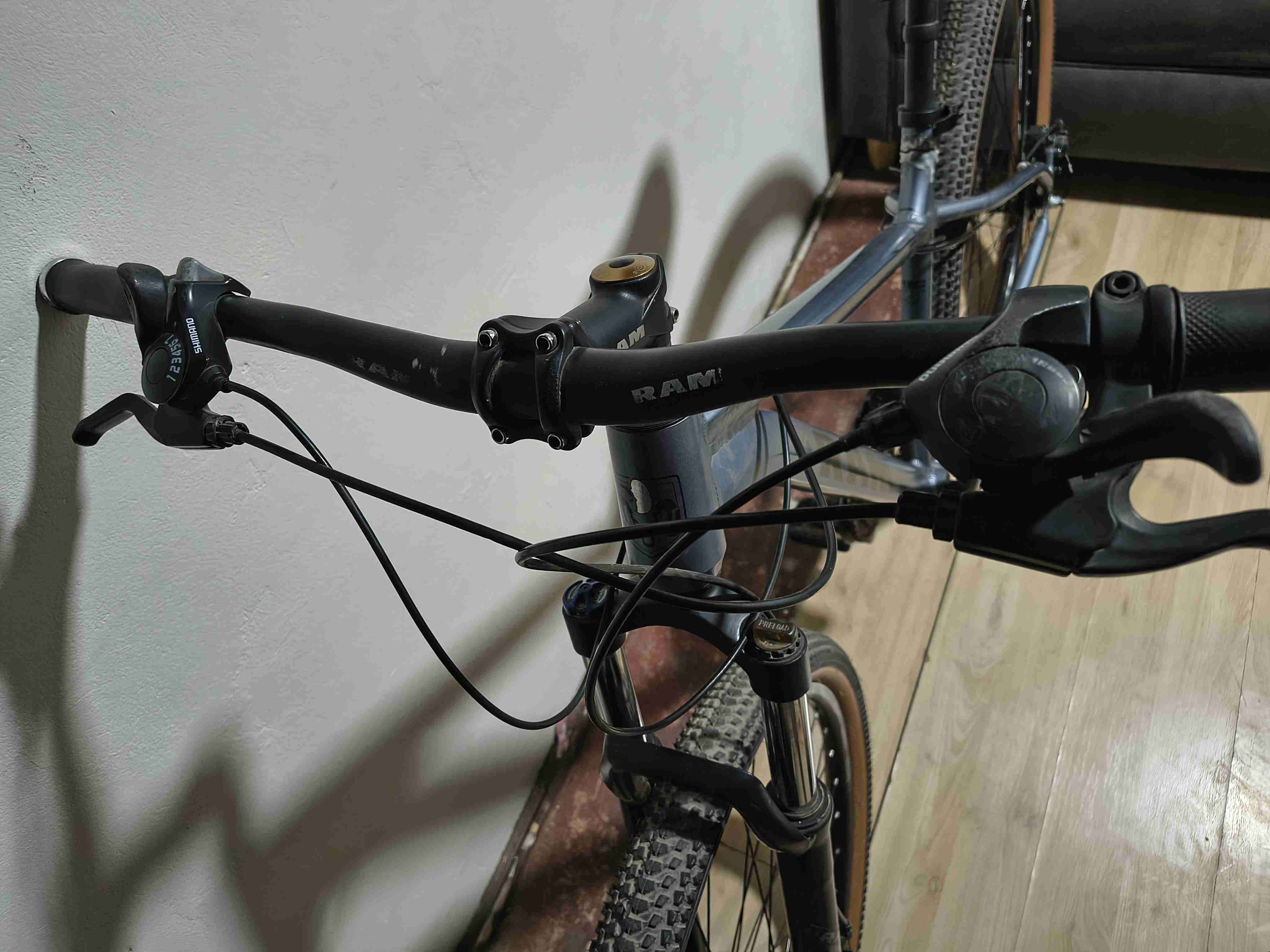 Bicicleta de montaña RAM gris - miniatura 3