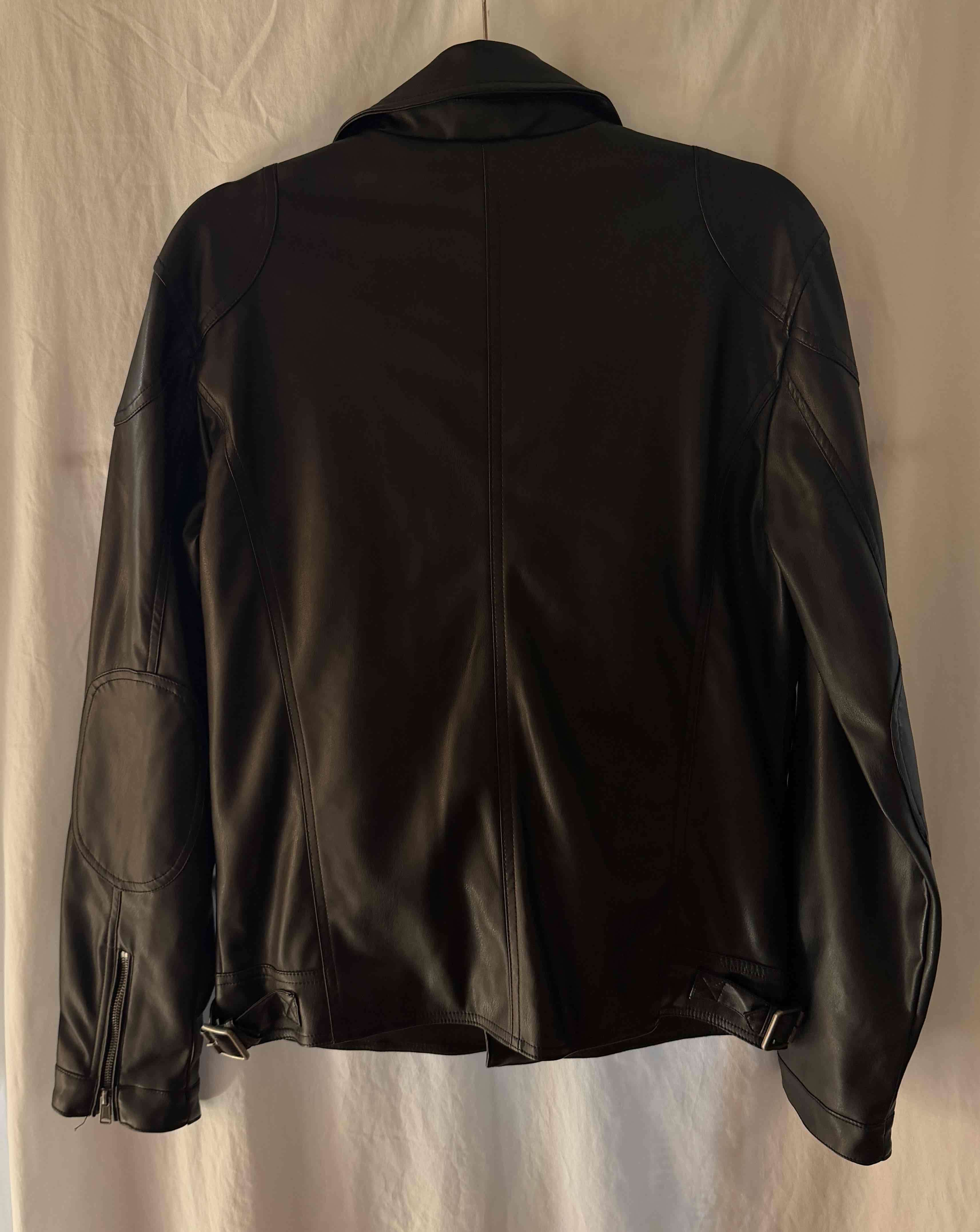 Chaqueta de cuero negra - miniatura 2