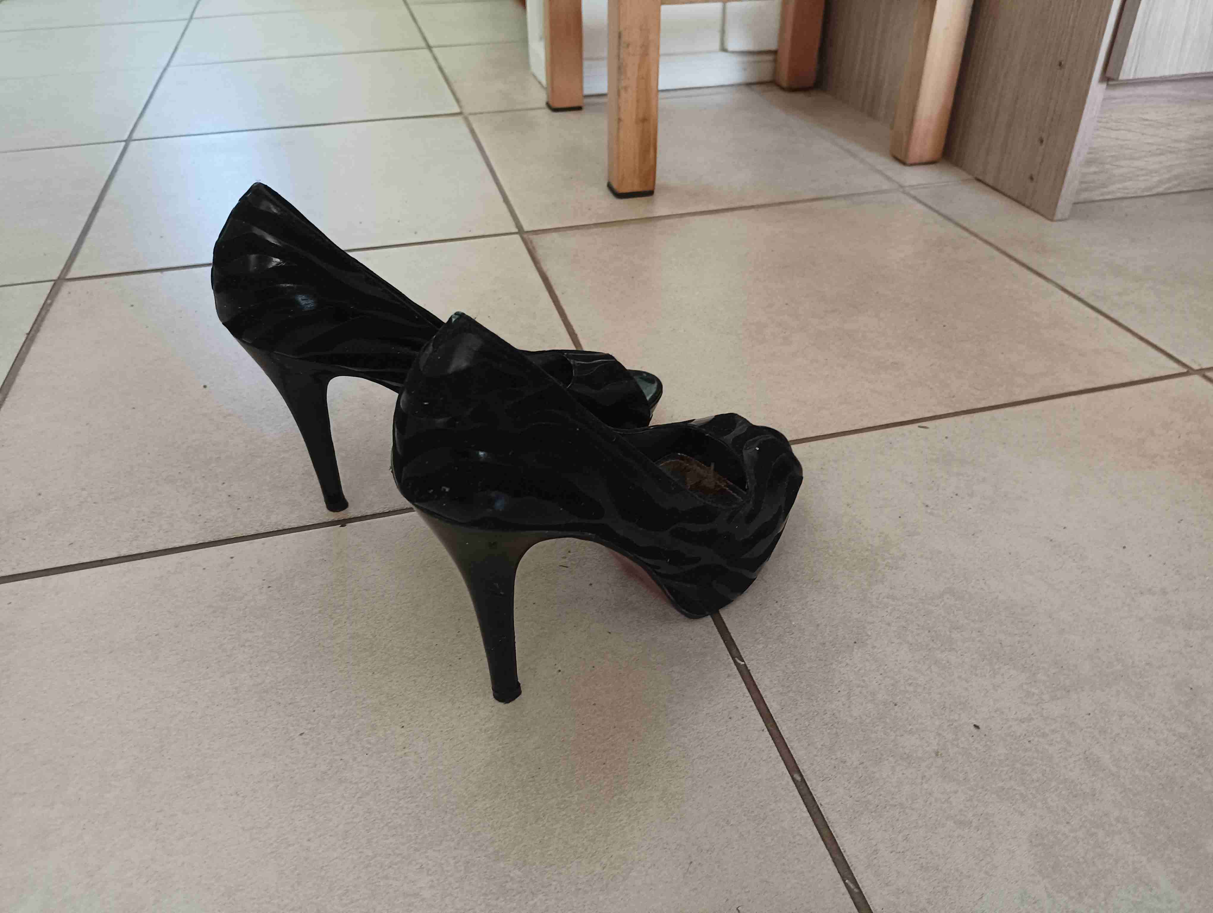 Tacones negros charol mujer - miniatura 2