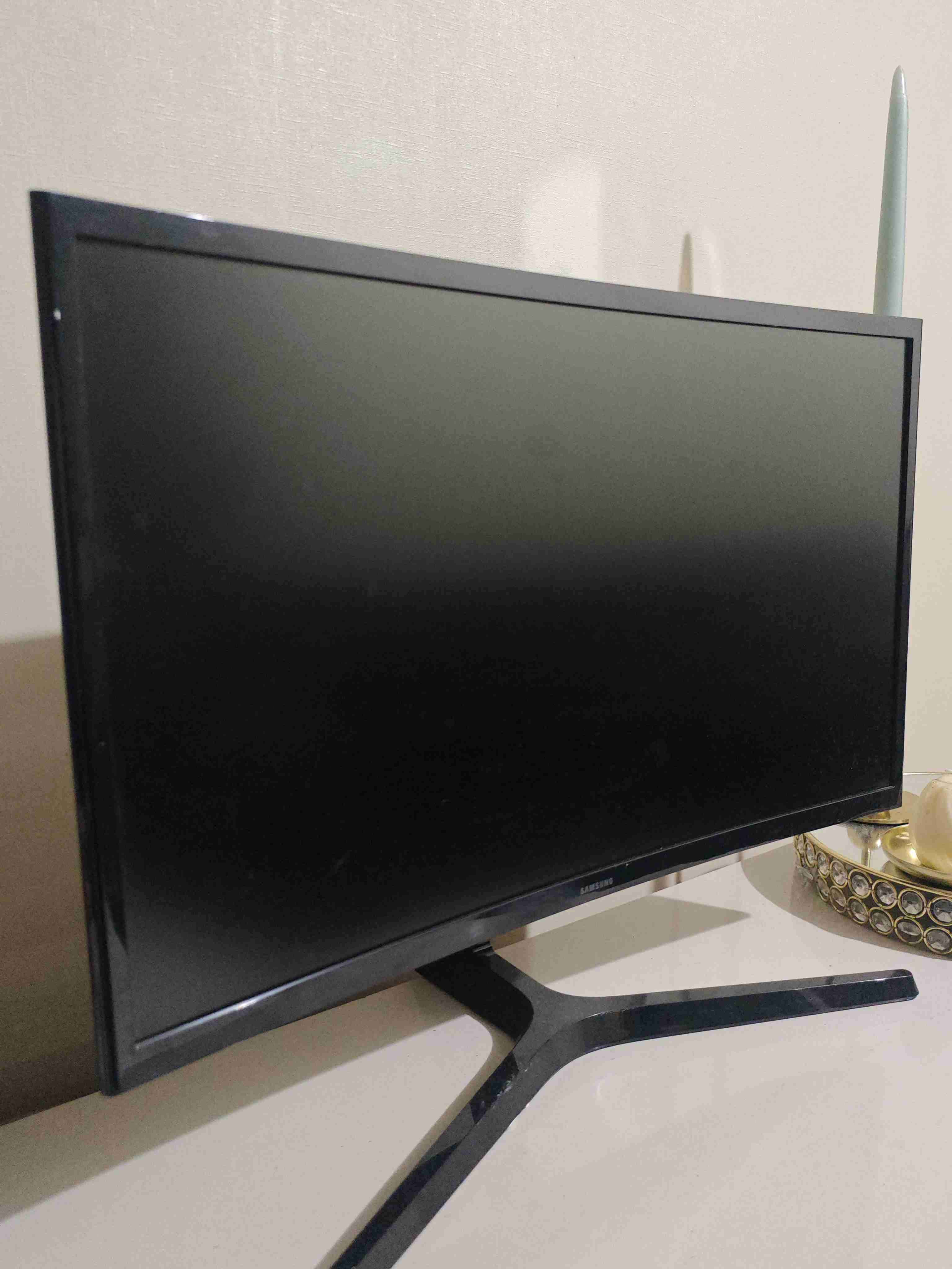 Monitor LED Samsung 24 pulgadas - miniatura 1