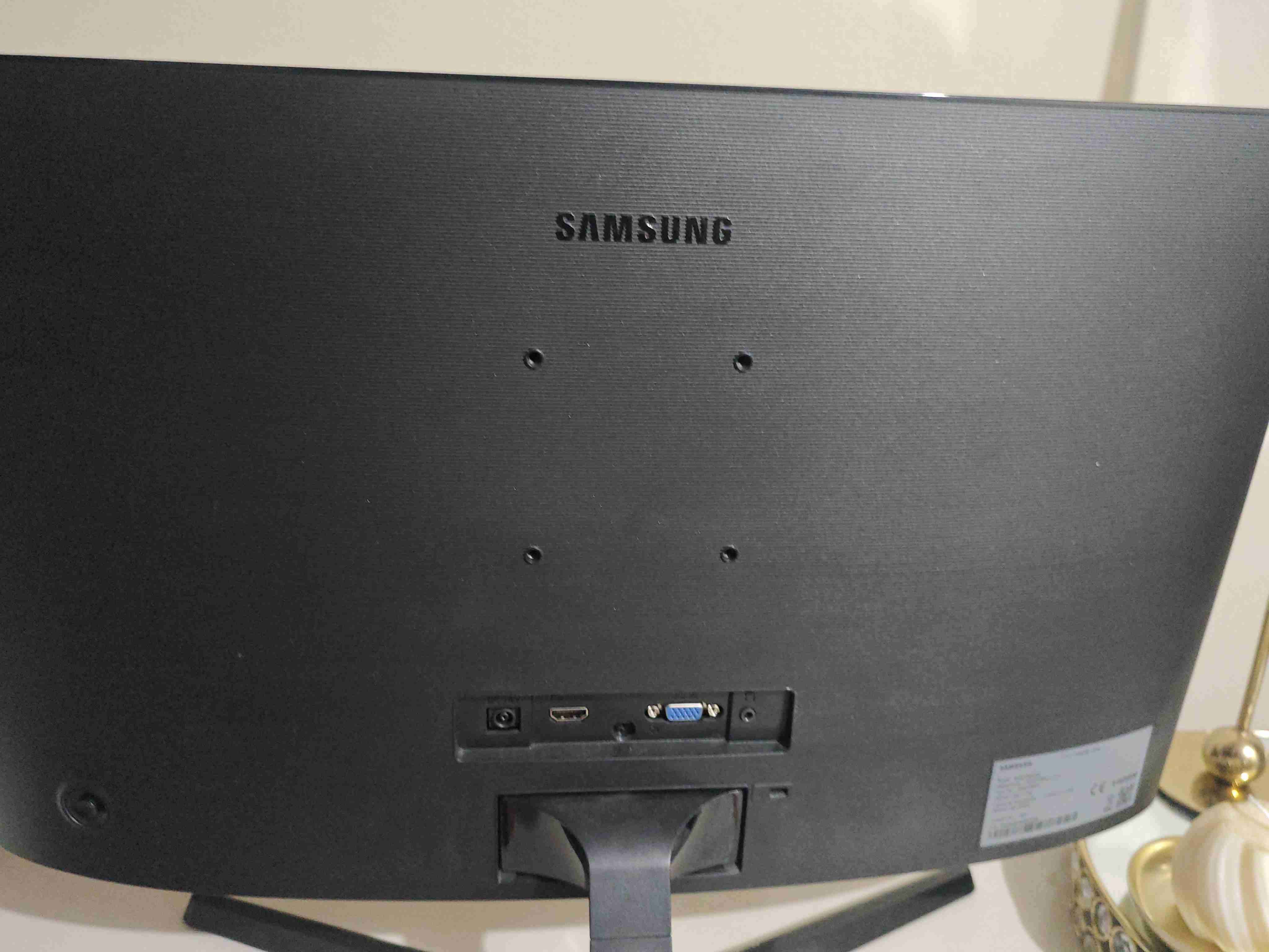 Monitor LED Samsung 24 pulgadas - miniatura 4