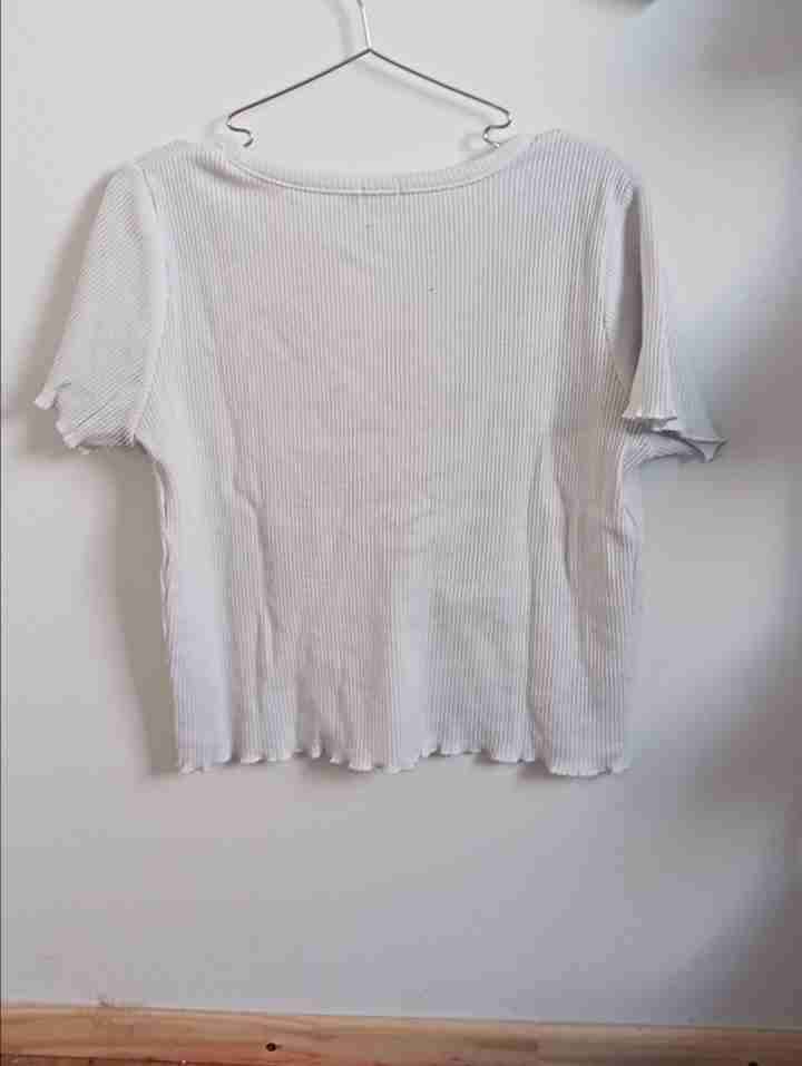 Polera blanca de botones - miniatura 2