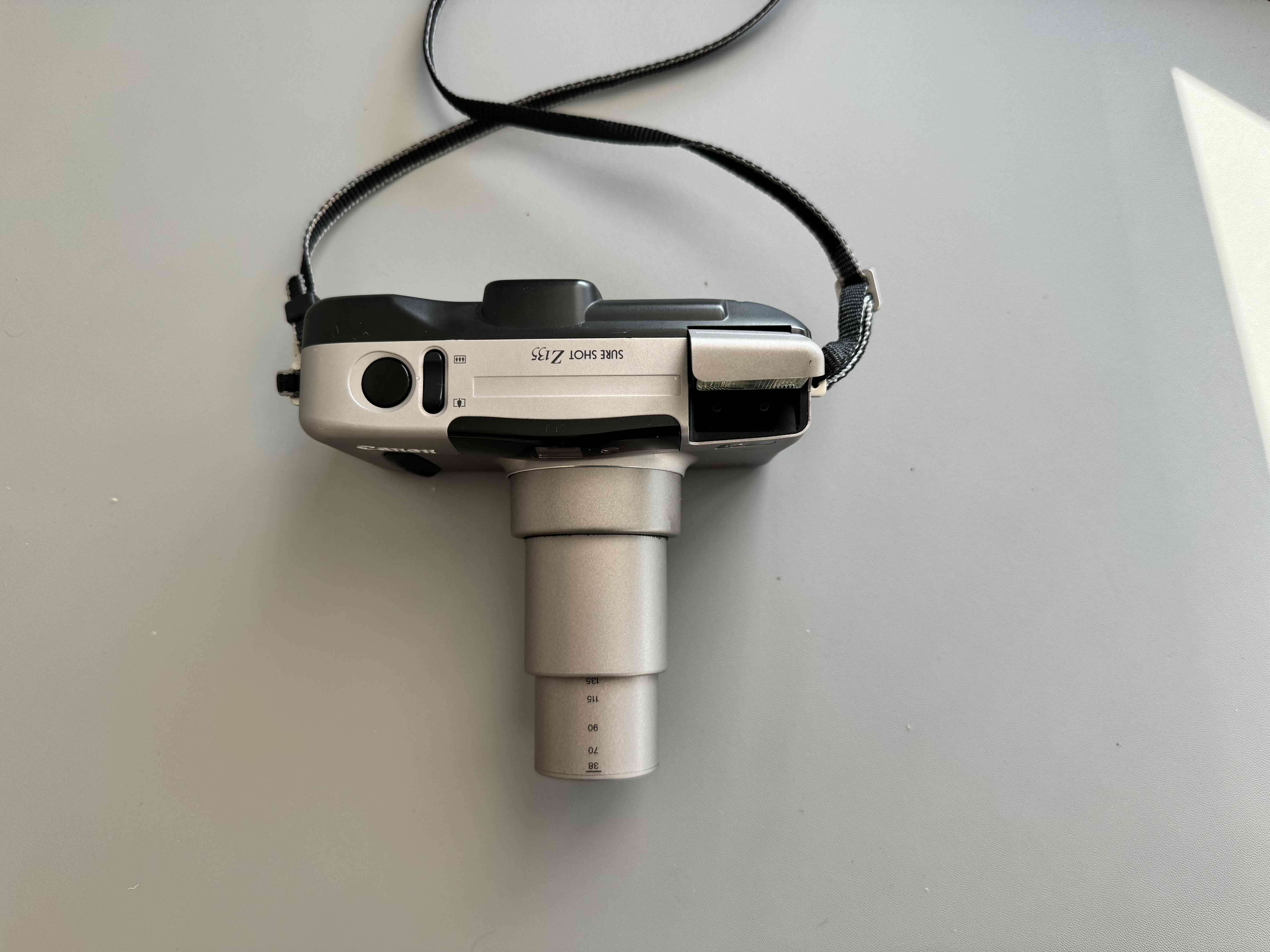 Cámara Canon con funda - miniatura 3