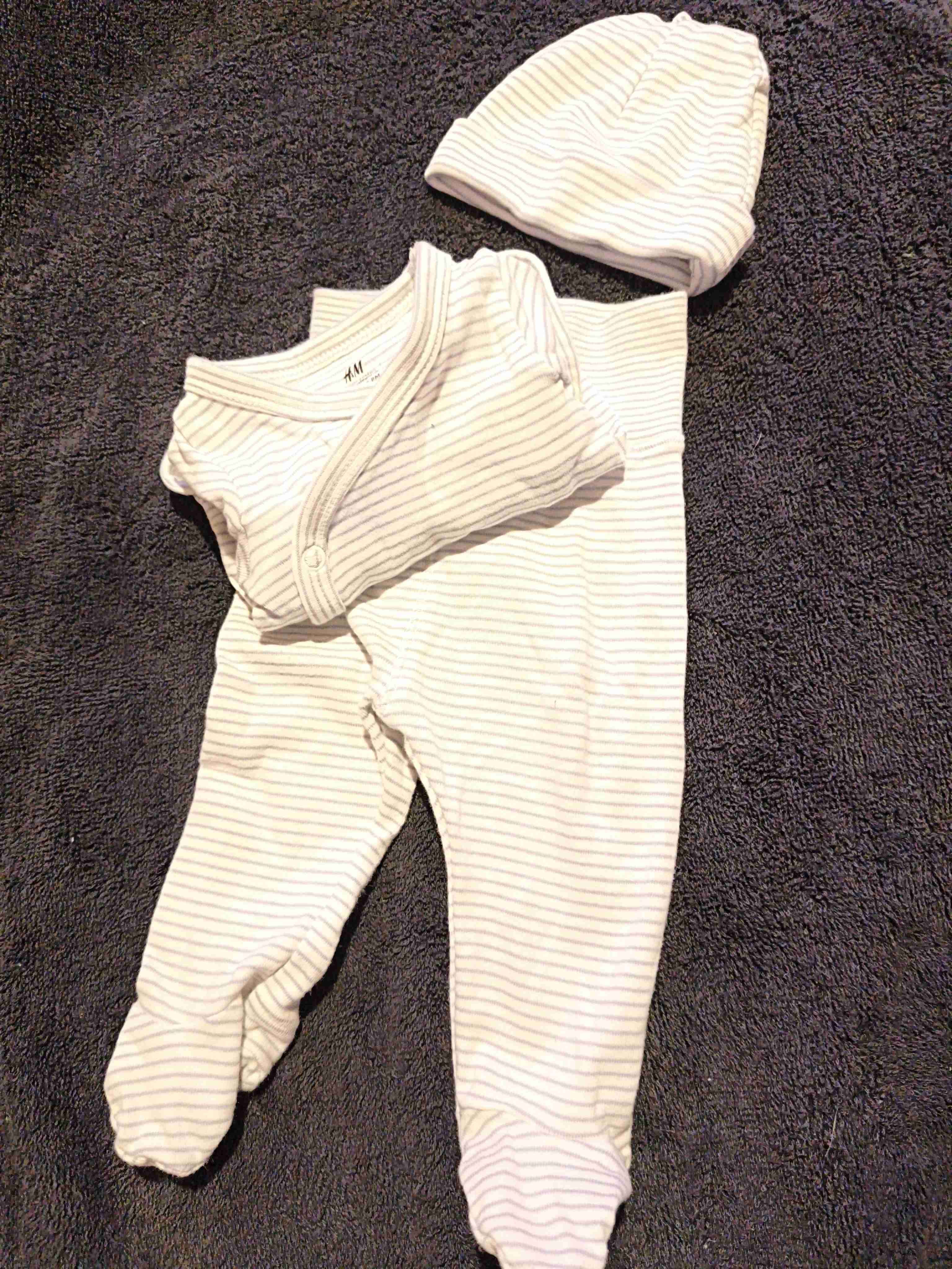 Conjunto de bebé rayado