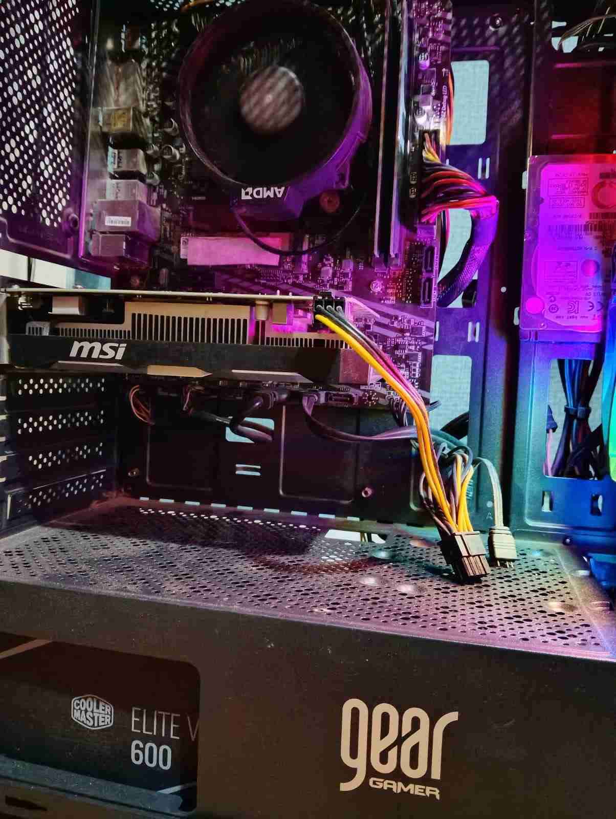 PC de escritorio para juegos - miniatura 1