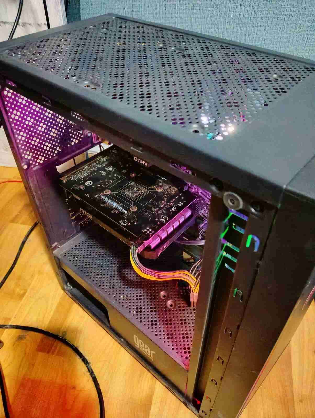 PC de escritorio para juegos - miniatura 2