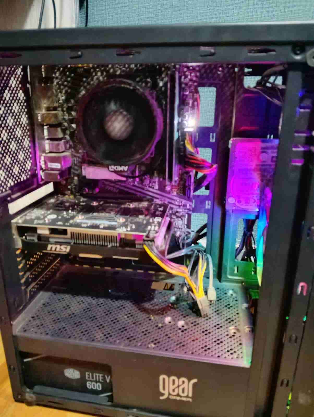 PC de escritorio para juegos - miniatura 4