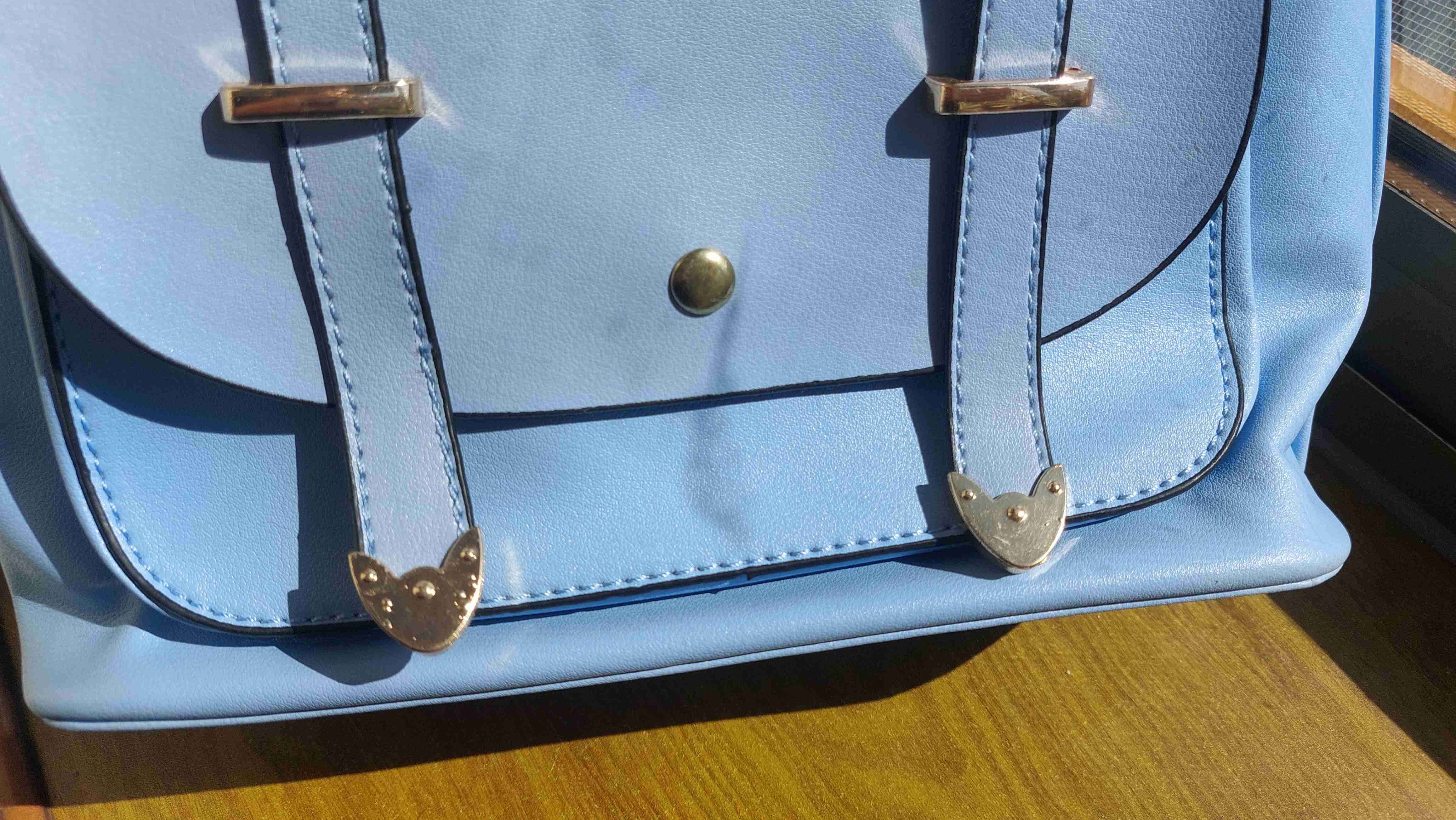 Mochila celeste con llavero de osito - miniatura 4