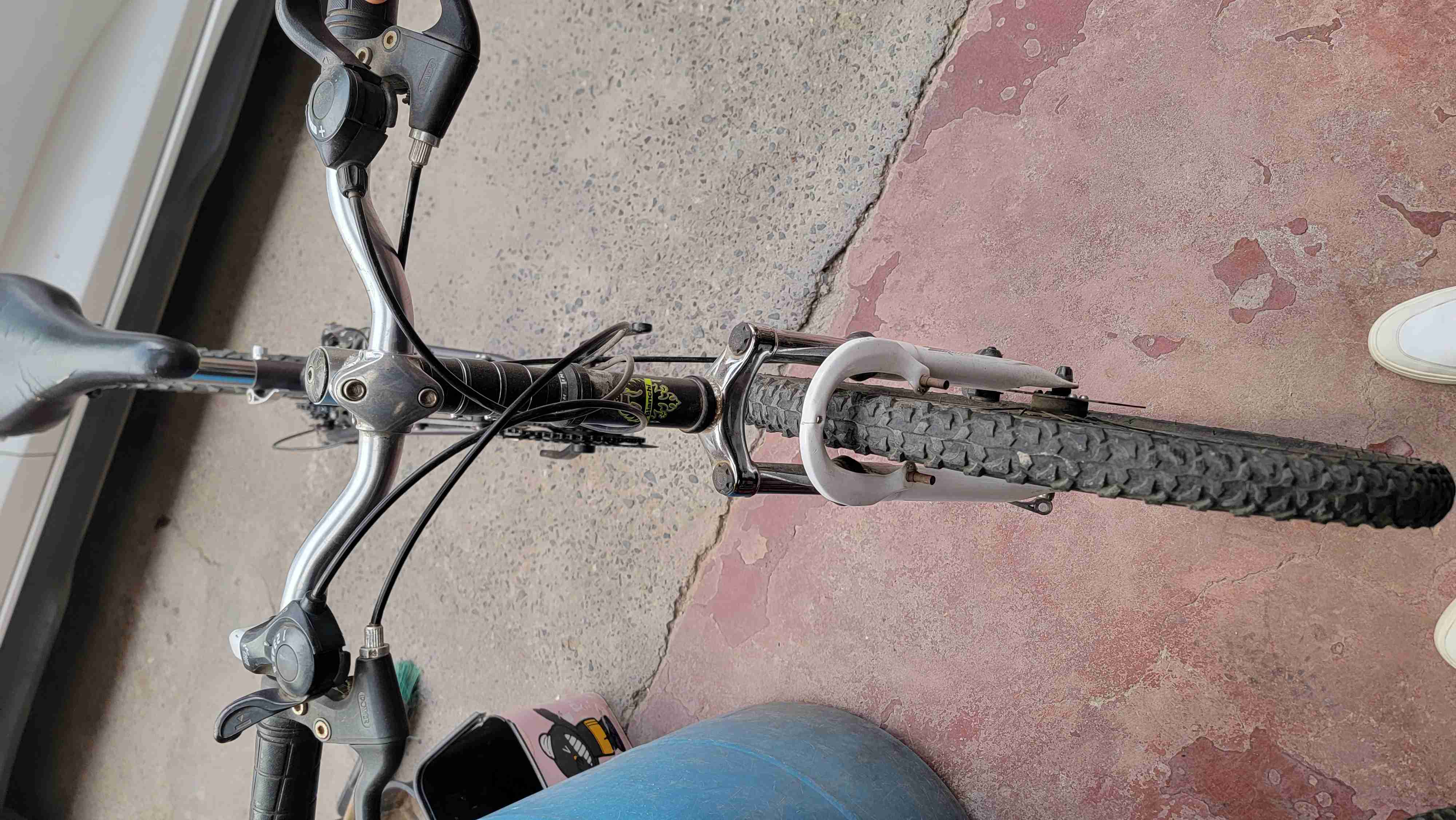 Bicicleta Bianchi de montaña gris y bicicleta lahs - miniatura 2