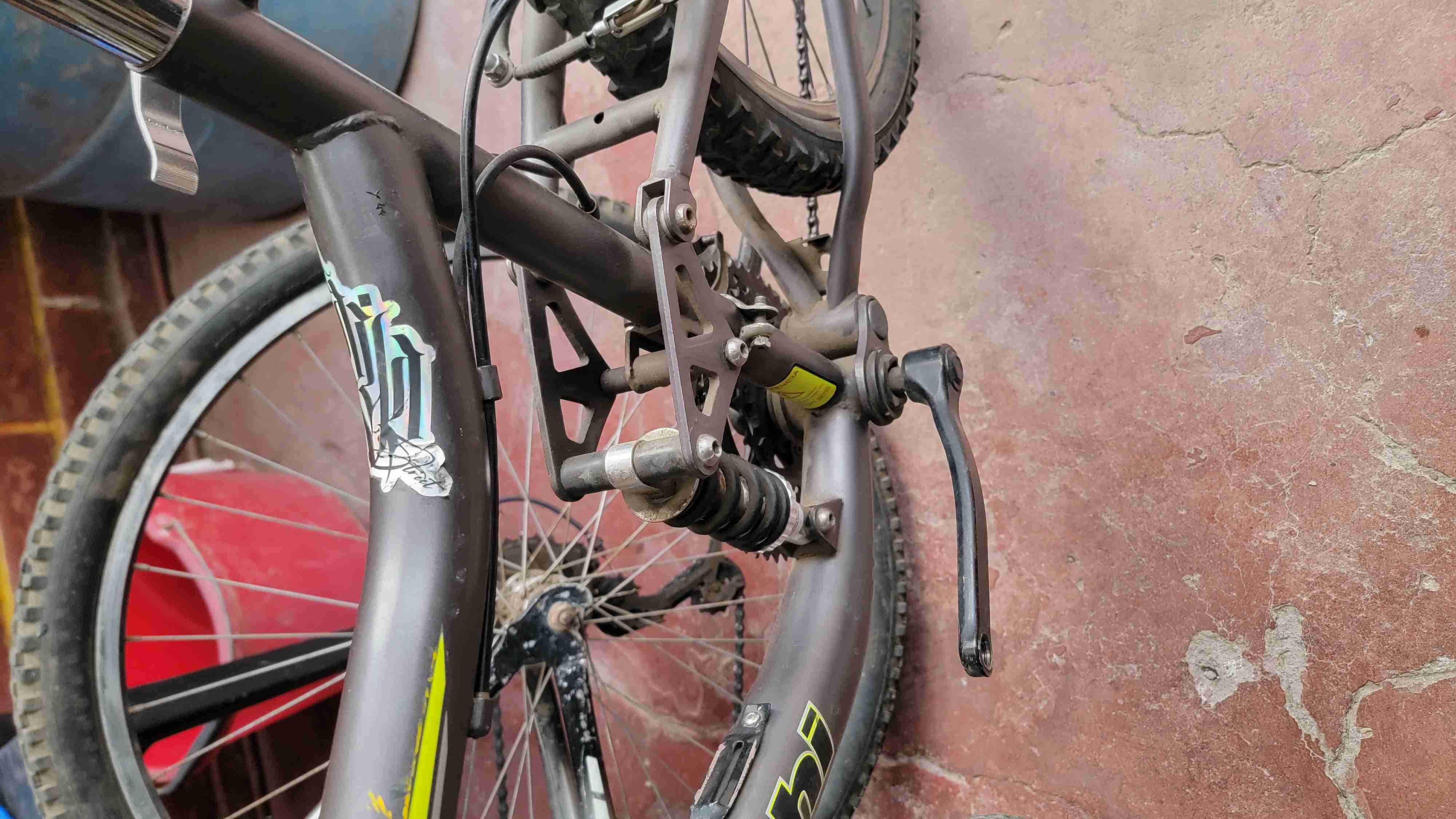 Bicicleta Bianchi de montaña gris y bicicleta lahs - miniatura 3