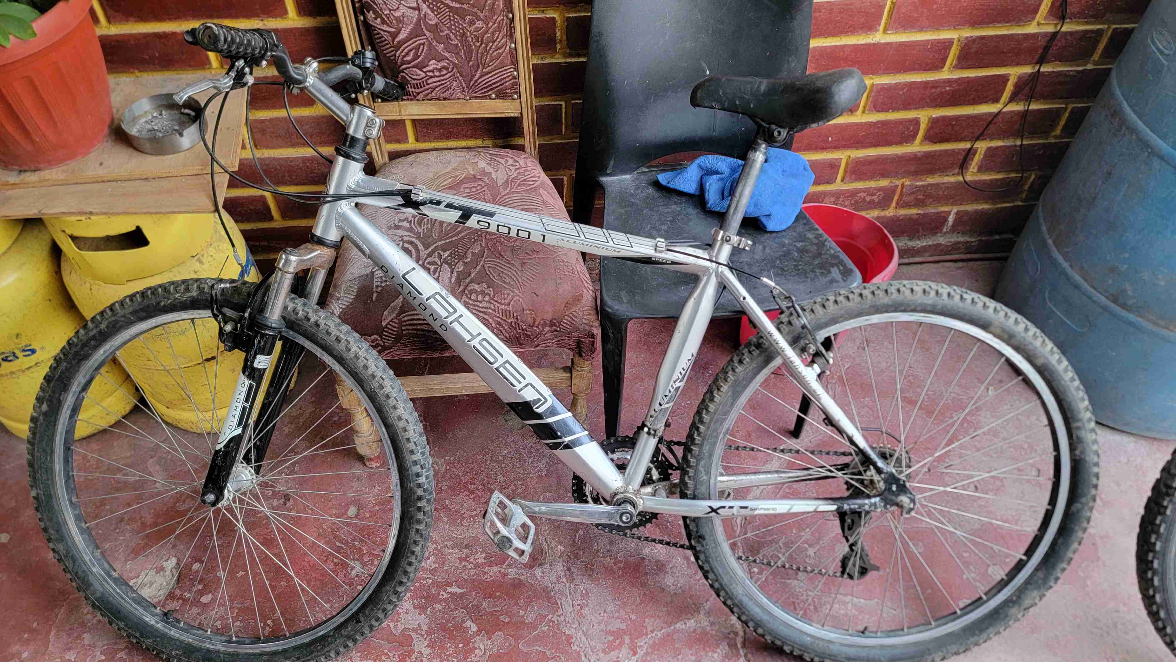 Bicicleta Bianchi de montaña gris y bicicleta lahs - miniatura 6