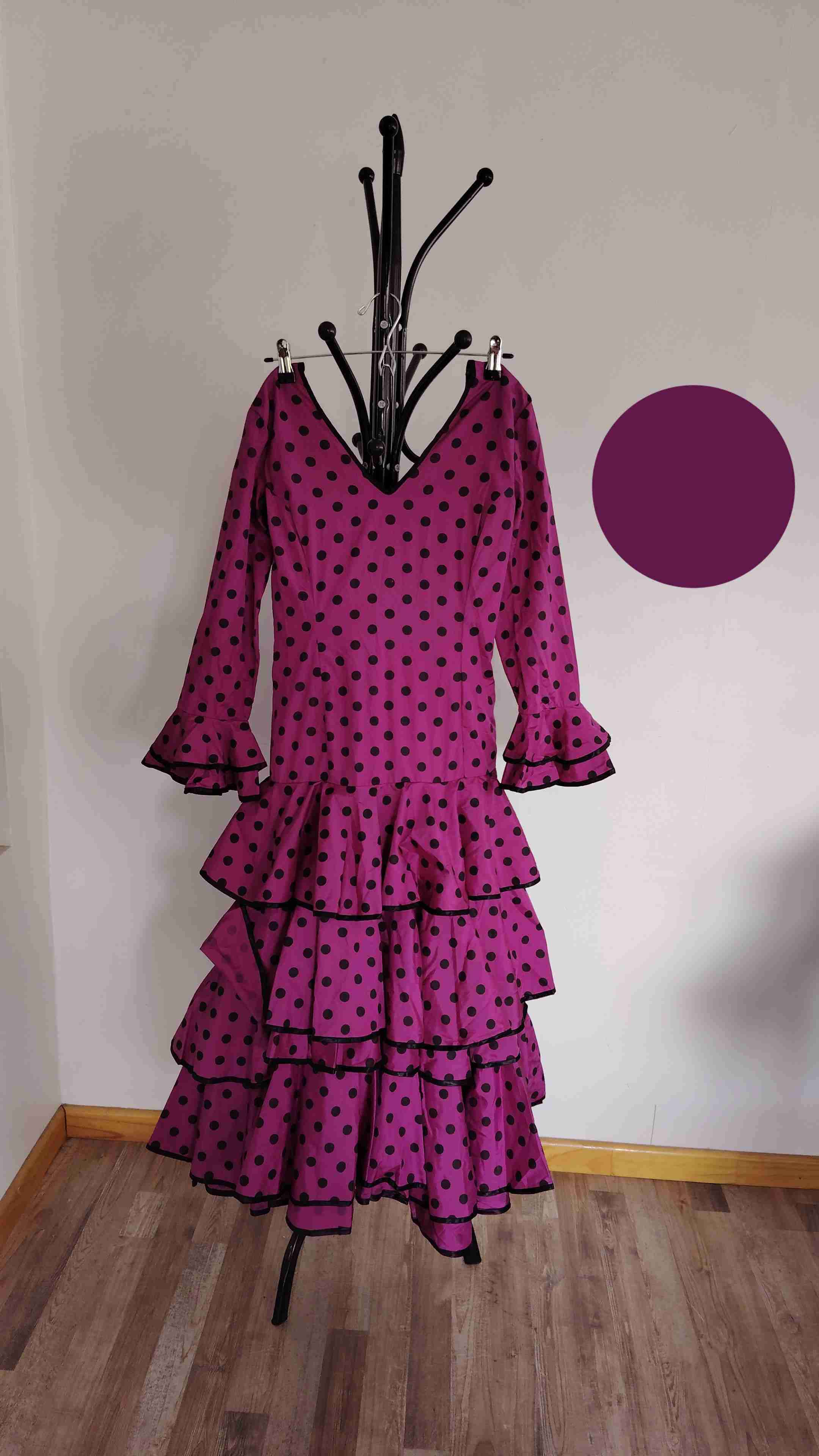 Vestido flamenco morado con lunares