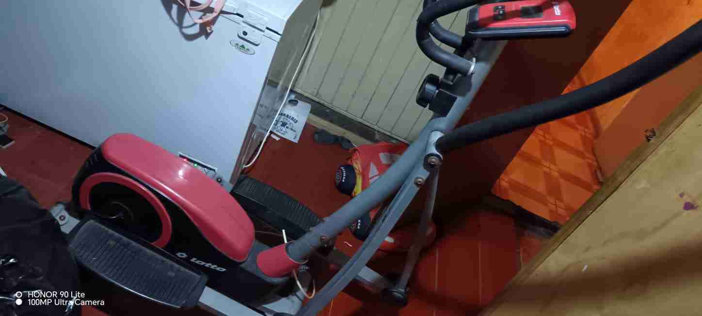 Bicicleta estática Lotto roja - miniatura 1