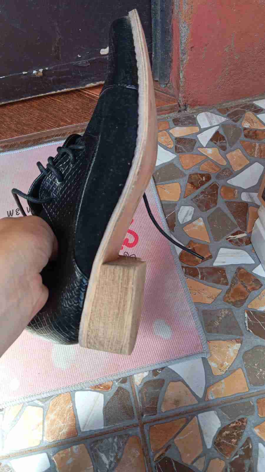 Zapatos negros con taco - miniatura 1