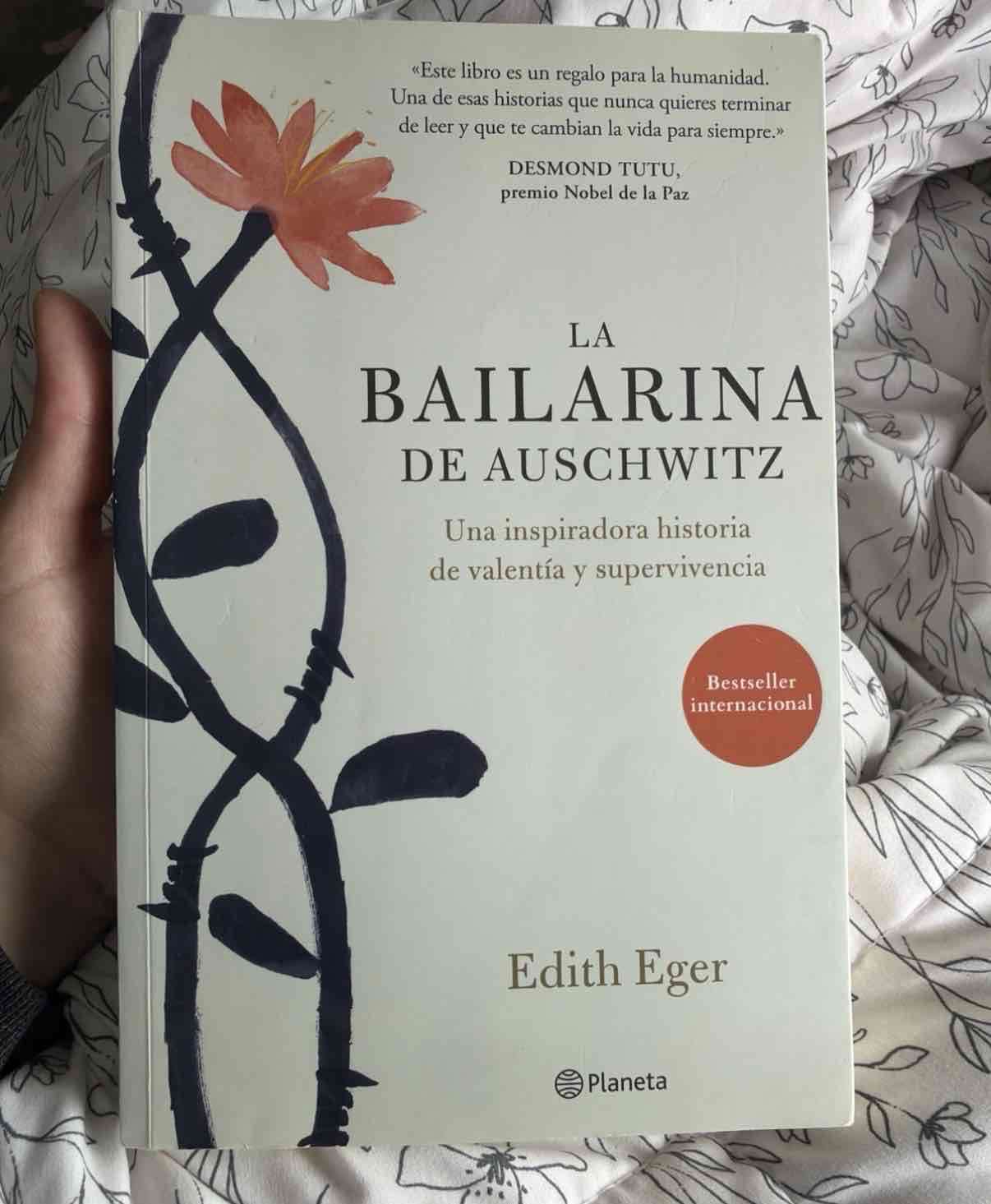 Libro 'La bailarina de Auschwitz' - miniatura 1