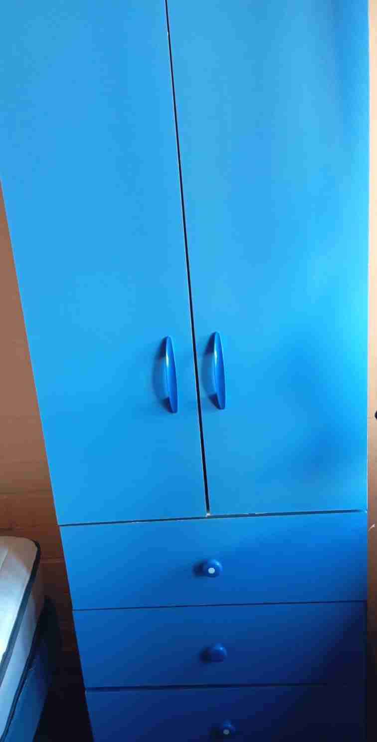 Closet azul con cajones y cama de 1.1/2 - miniatura 1