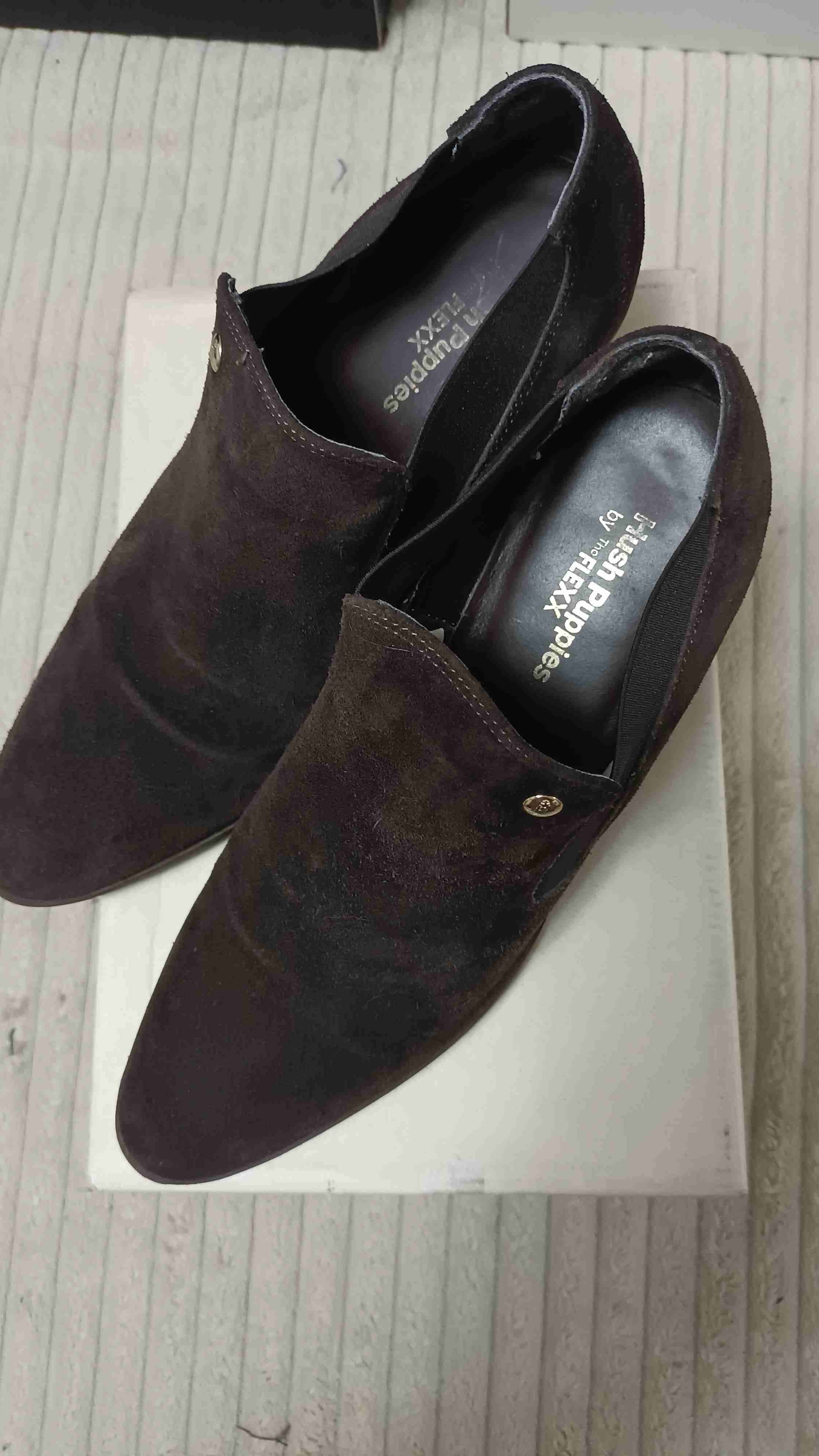 Zapatos marrones de gamuza