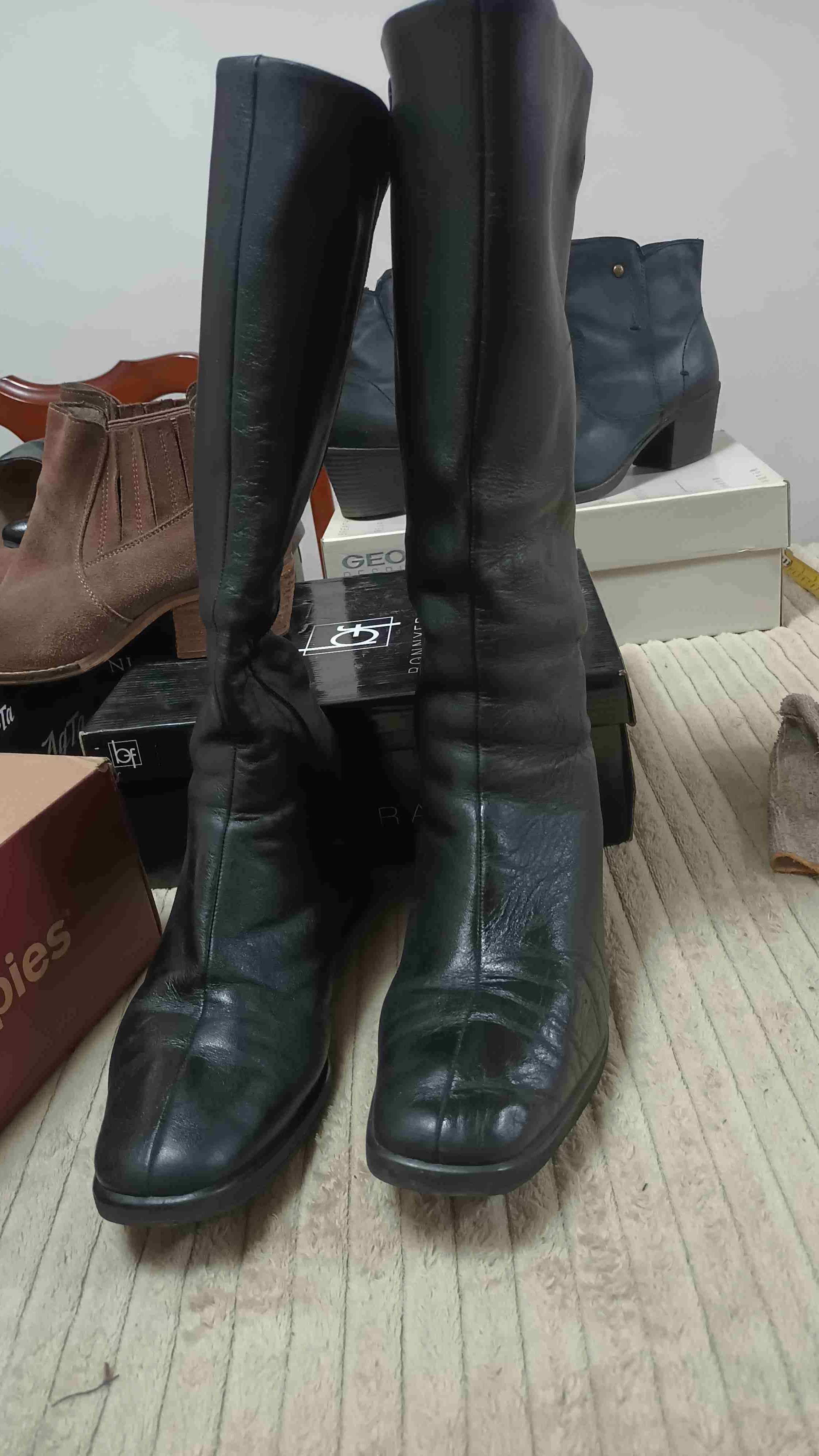 Botas de cuero negras - miniatura 2