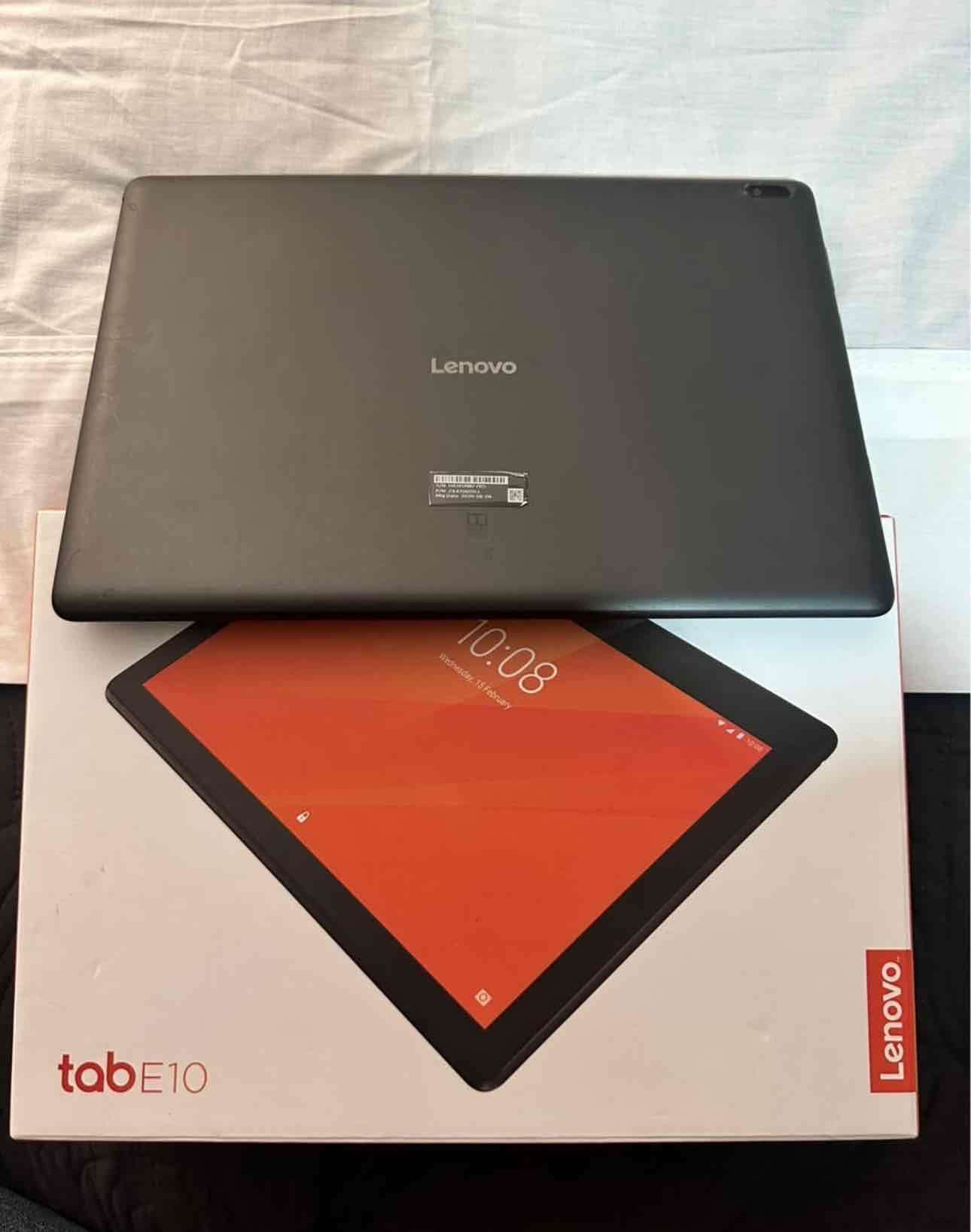 Tablet Lenovo Tab E10 - miniatura 2