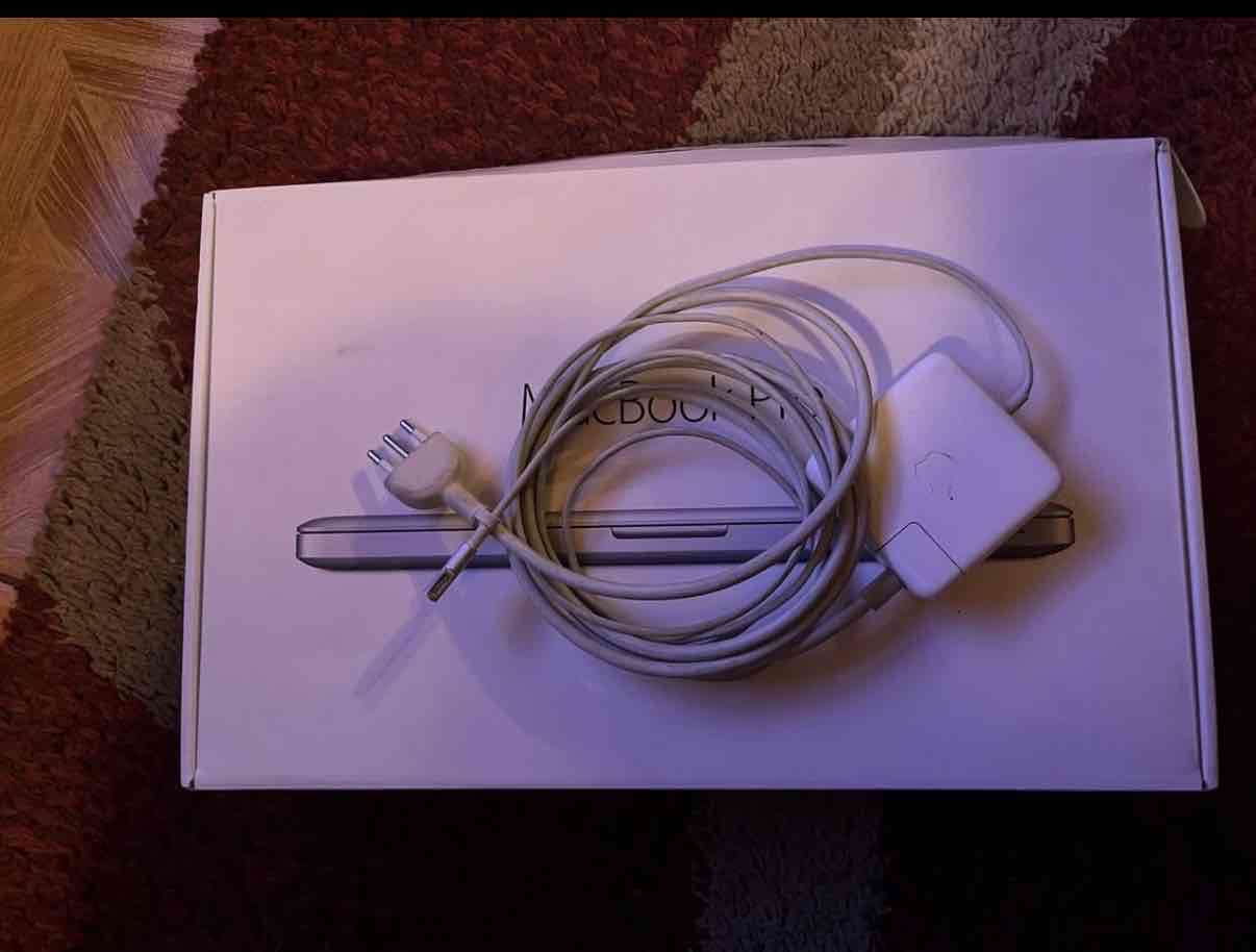 Laptop MacBook Pro usada 2012 - miniatura 4