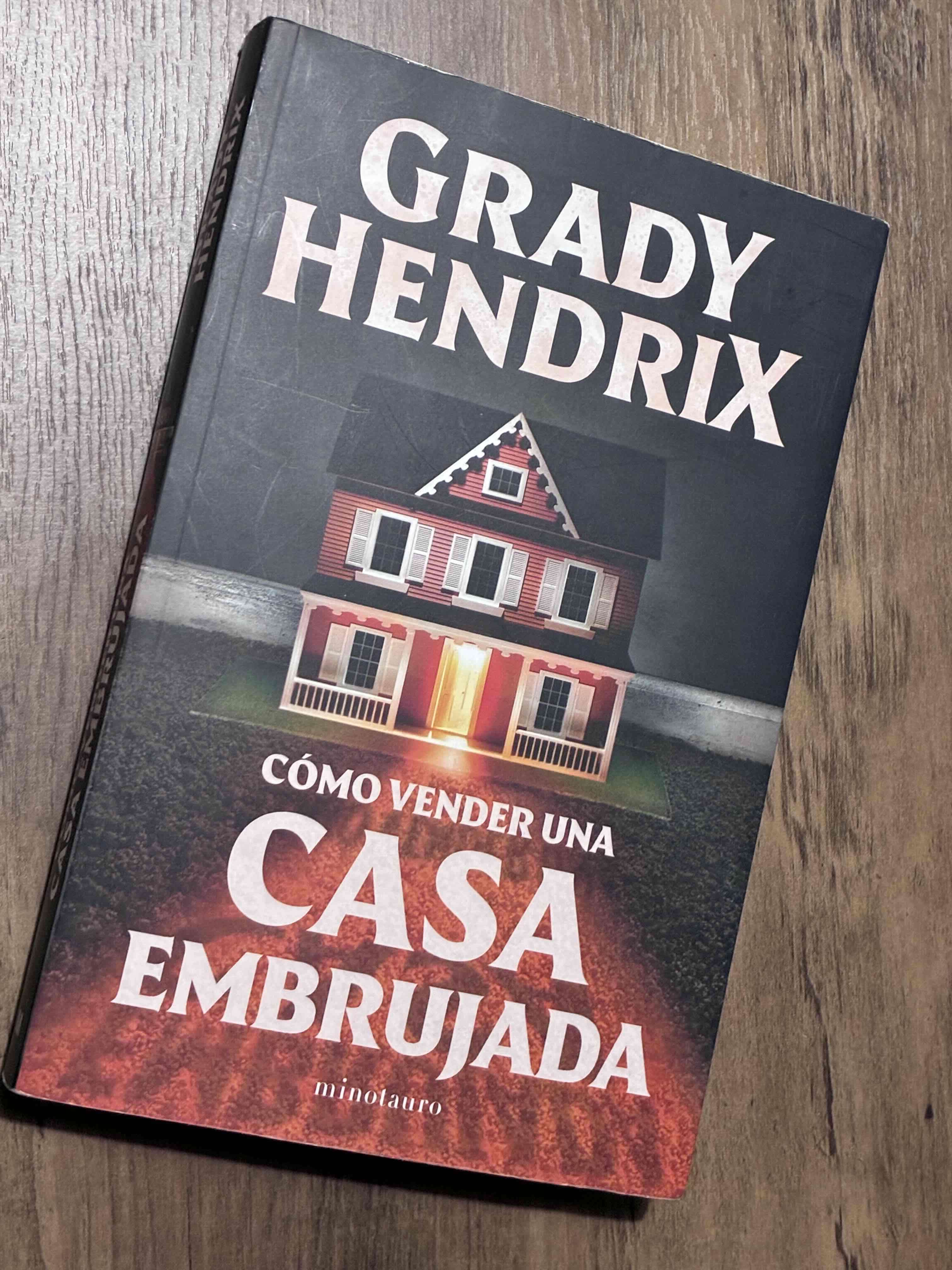 'Cómo vender una casa embrujada' Grady Hendrix - miniatura 1