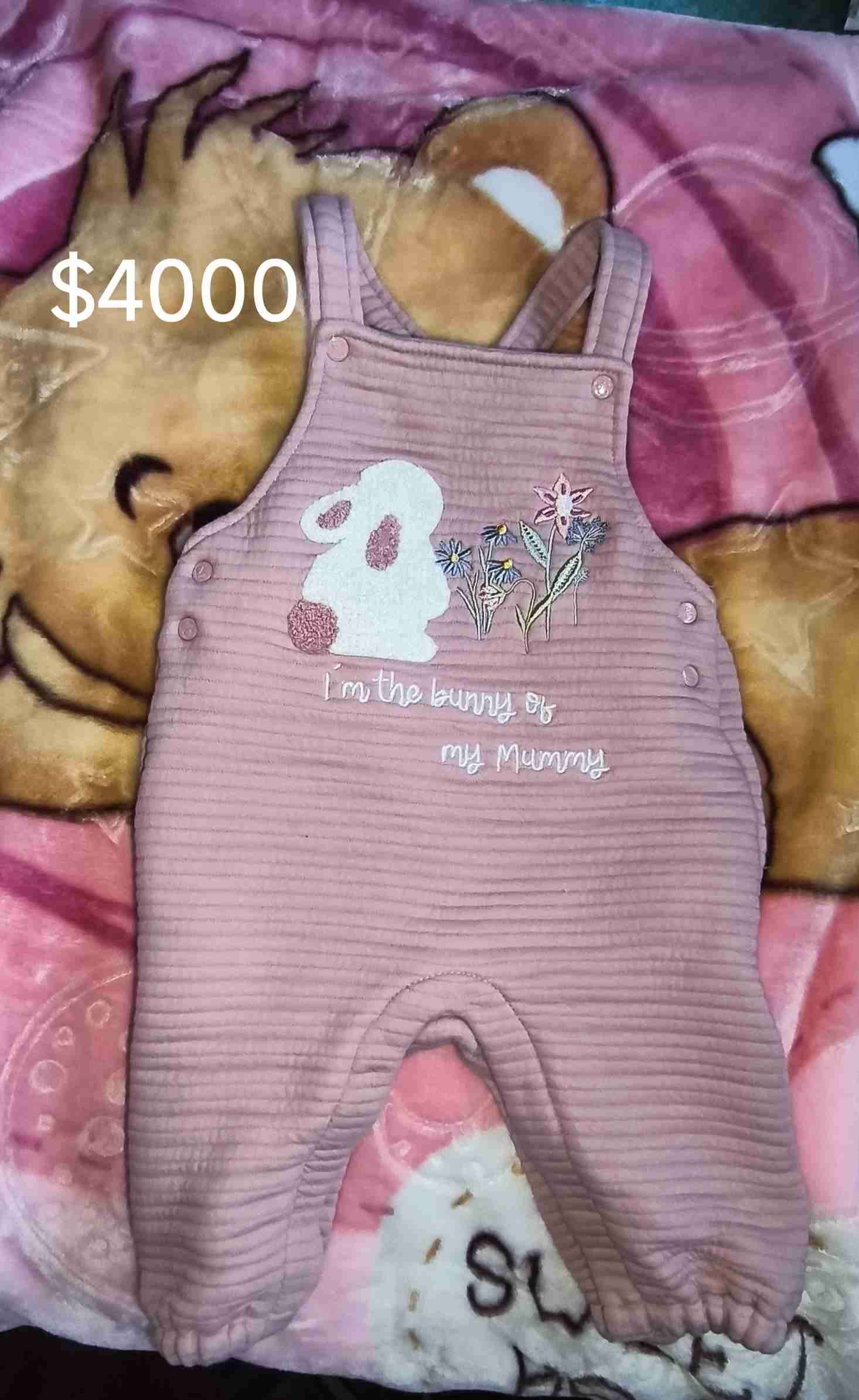 Enterito rosado con diseño de conejo - miniatura 1